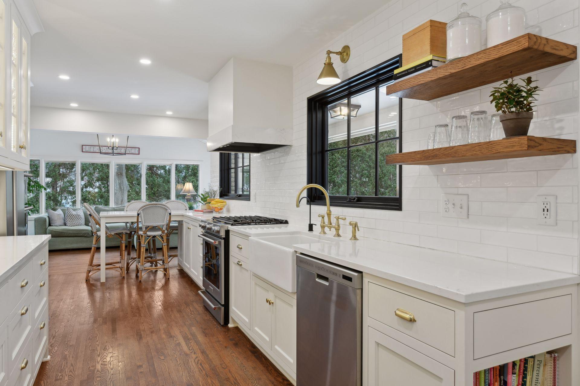 3840 Honeysuckle Road
