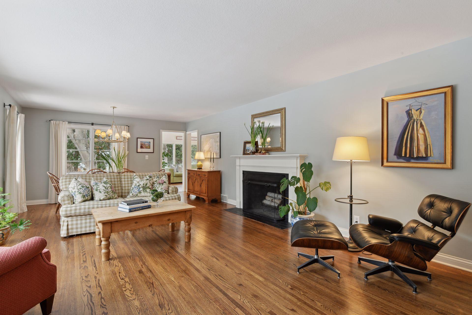 3840 Honeysuckle Road