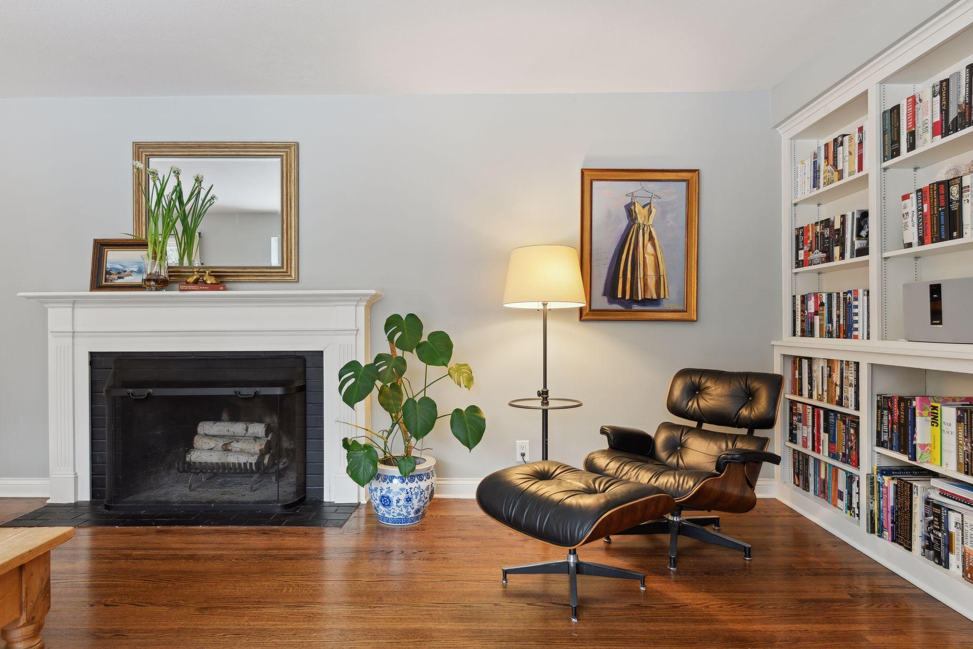 3840 Honeysuckle Road
