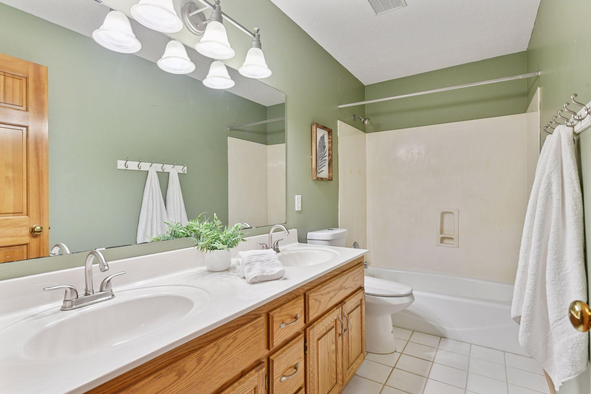 26305 Oak Leaf Trail
