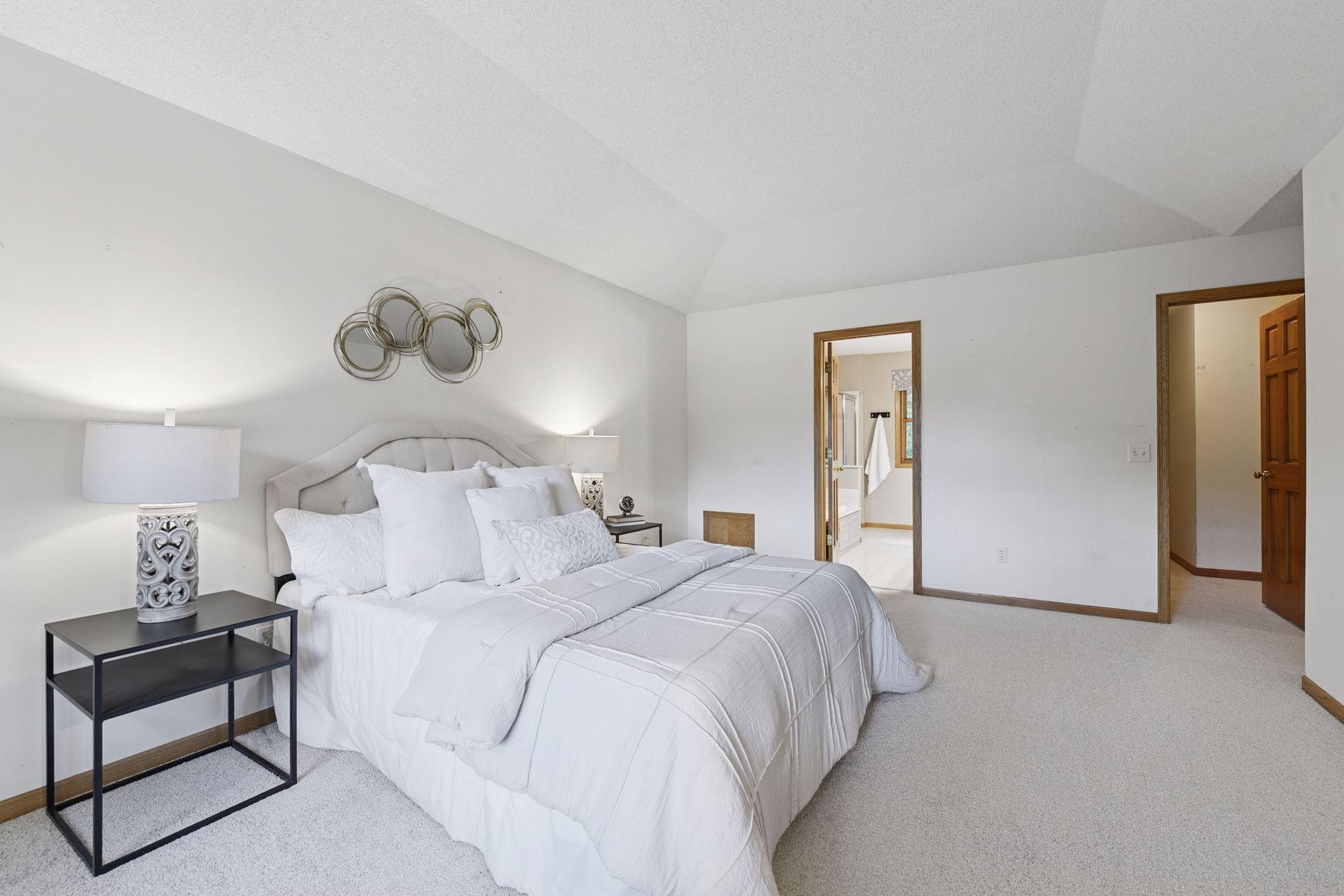 26305 Oak Leaf Trail