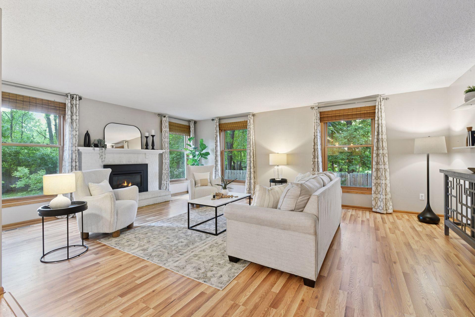 26305 Oak Leaf Trail