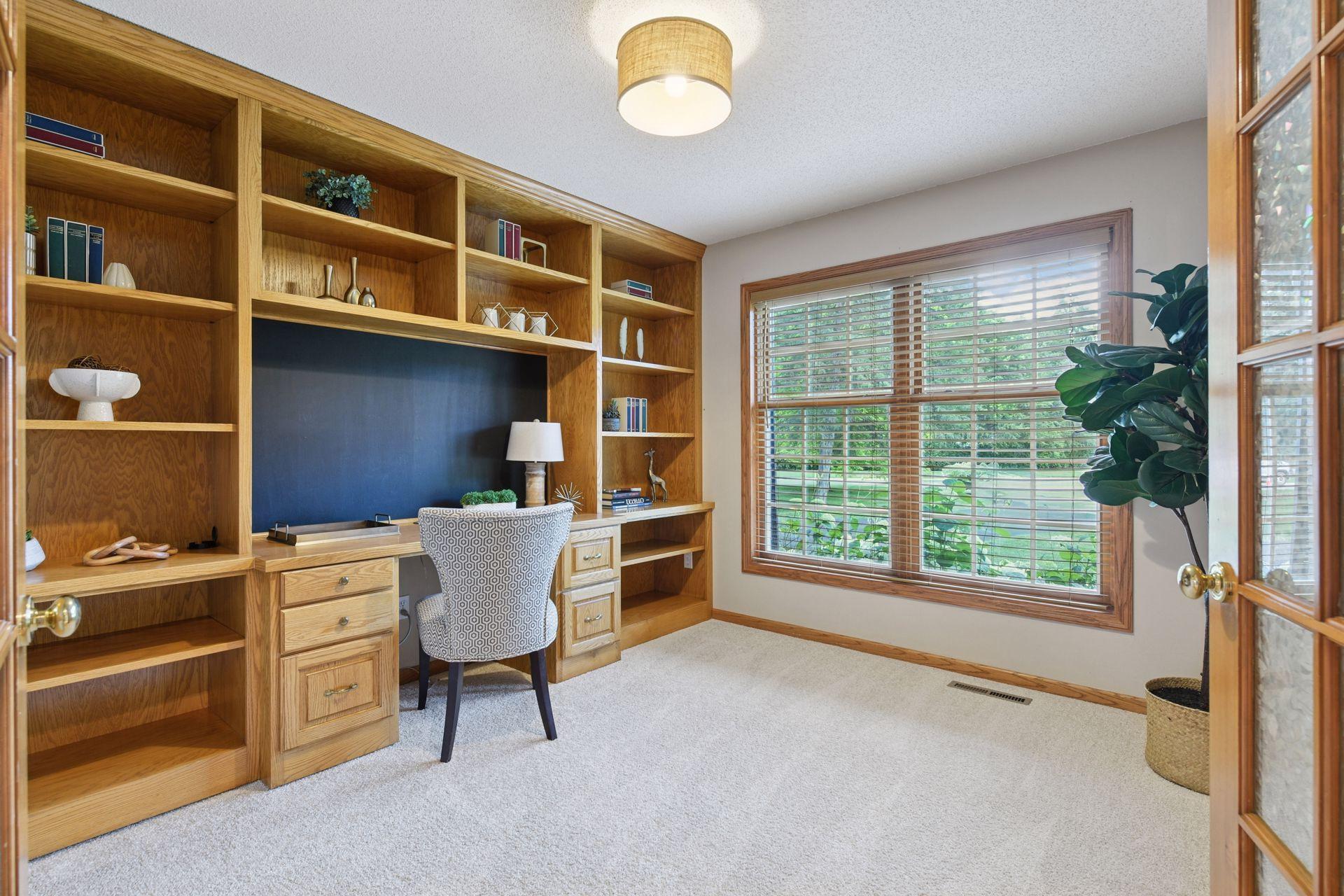 26305 Oak Leaf Trail