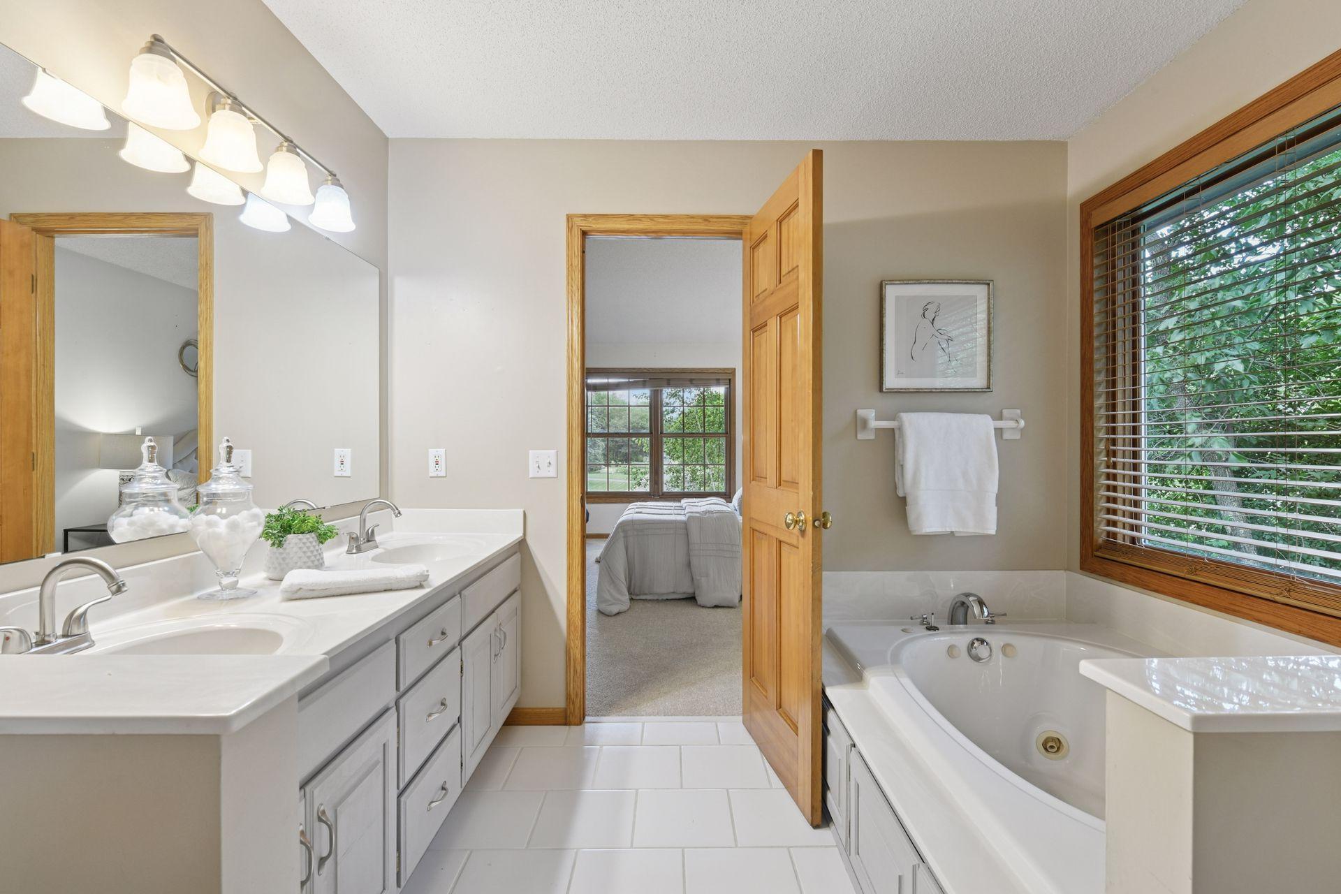 26305 Oak Leaf Trail