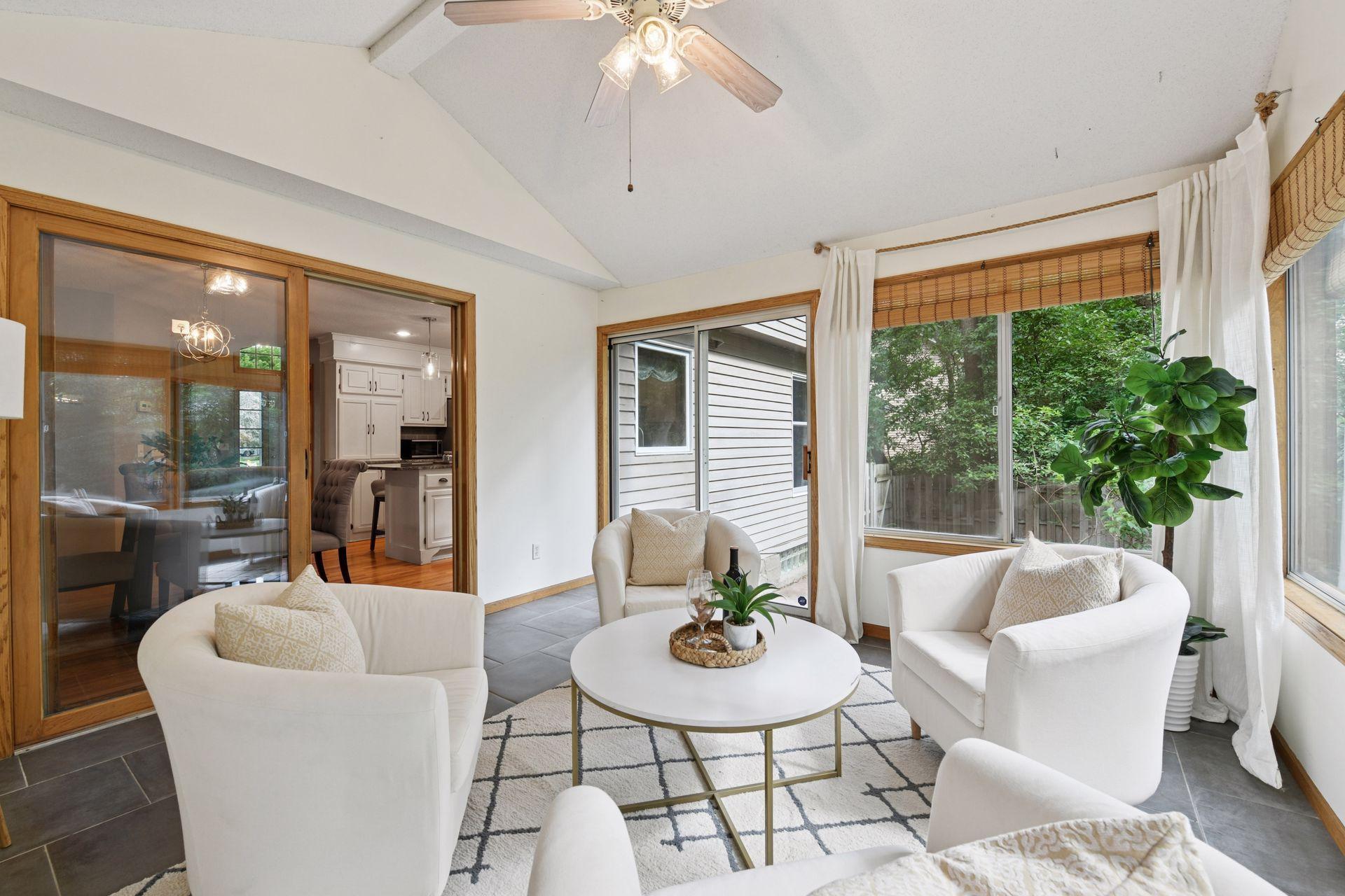 26305 Oak Leaf Trail