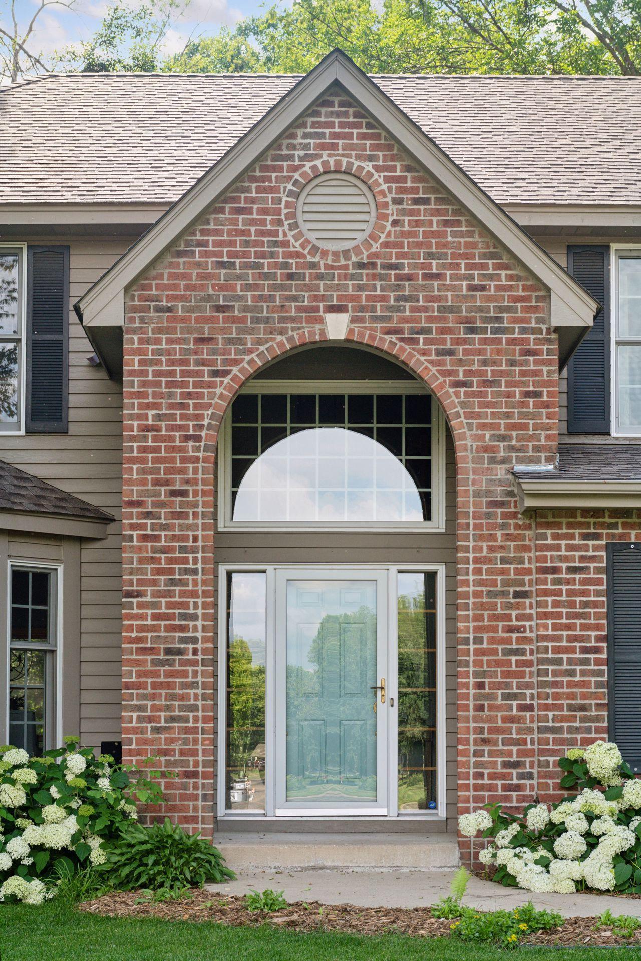 26305 Oak Leaf Trail