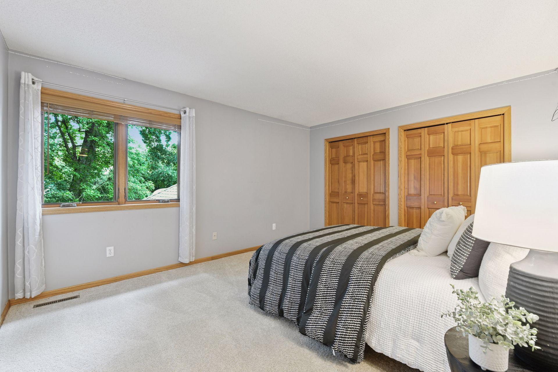 26305 Oak Leaf Trail