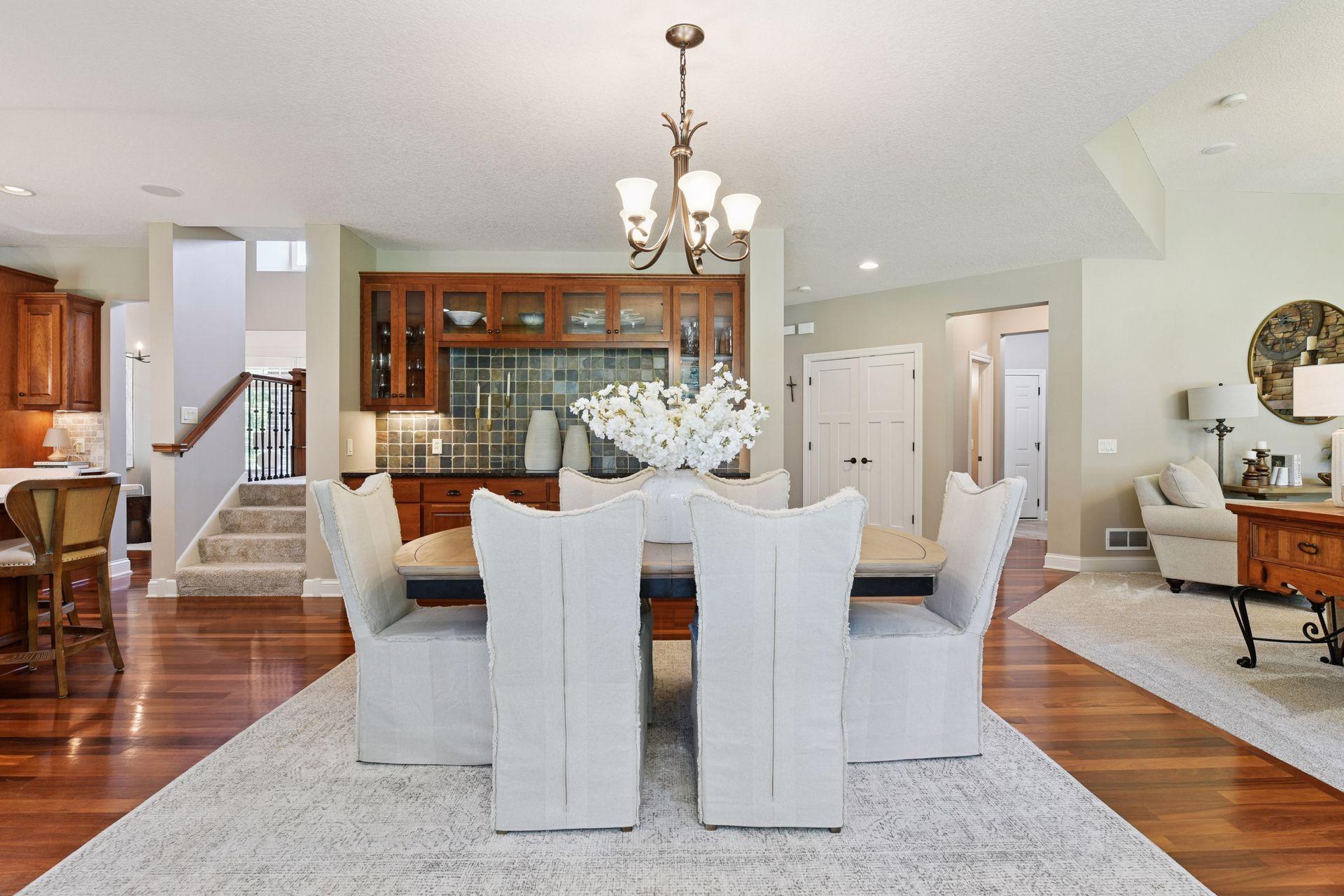9240 Red Oak Drive