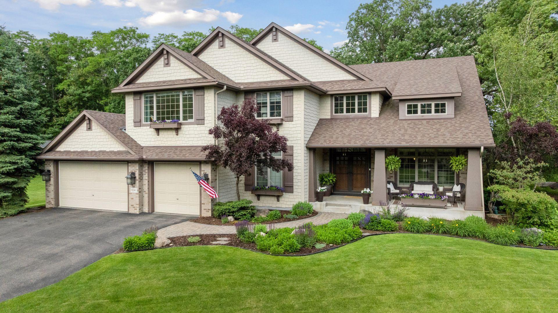 9240 Red Oak Drive