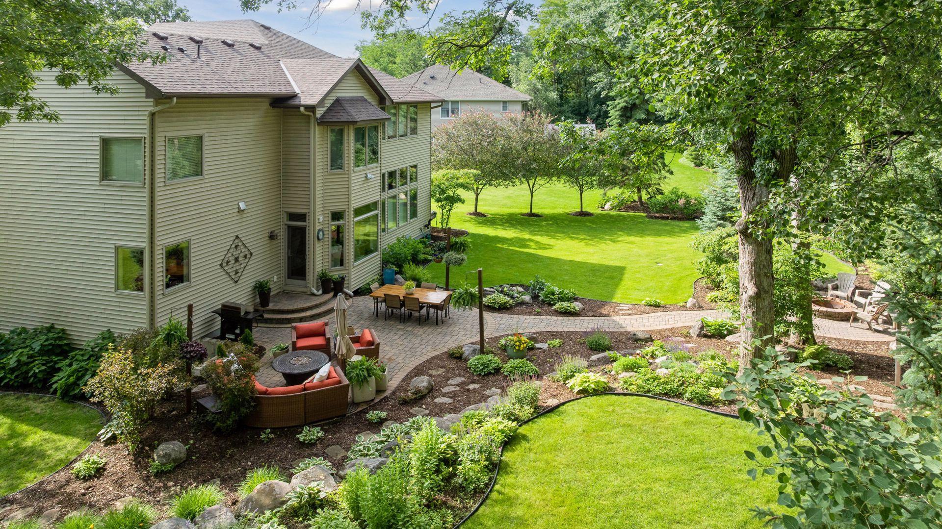 9240 Red Oak Drive