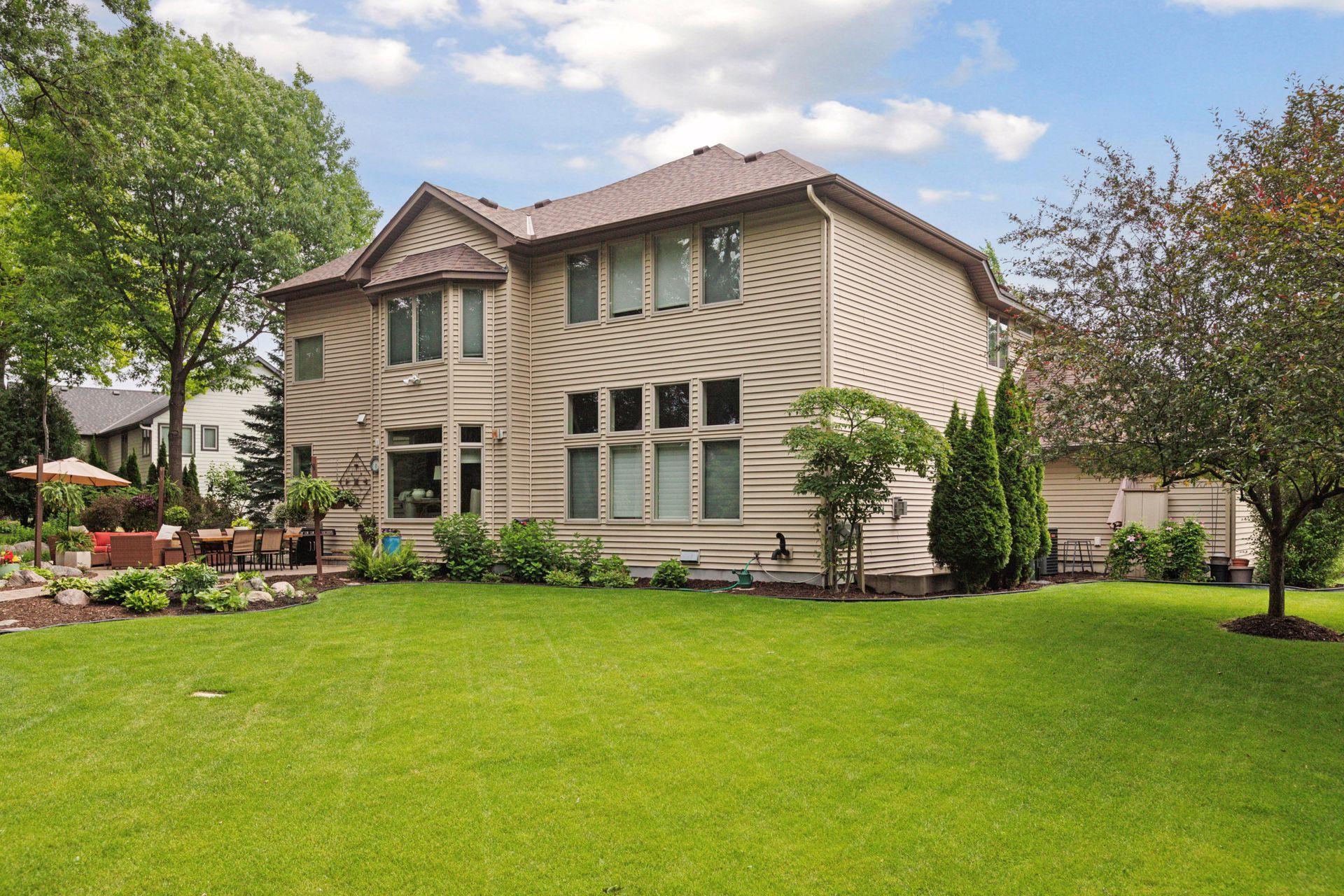 9240 Red Oak Drive