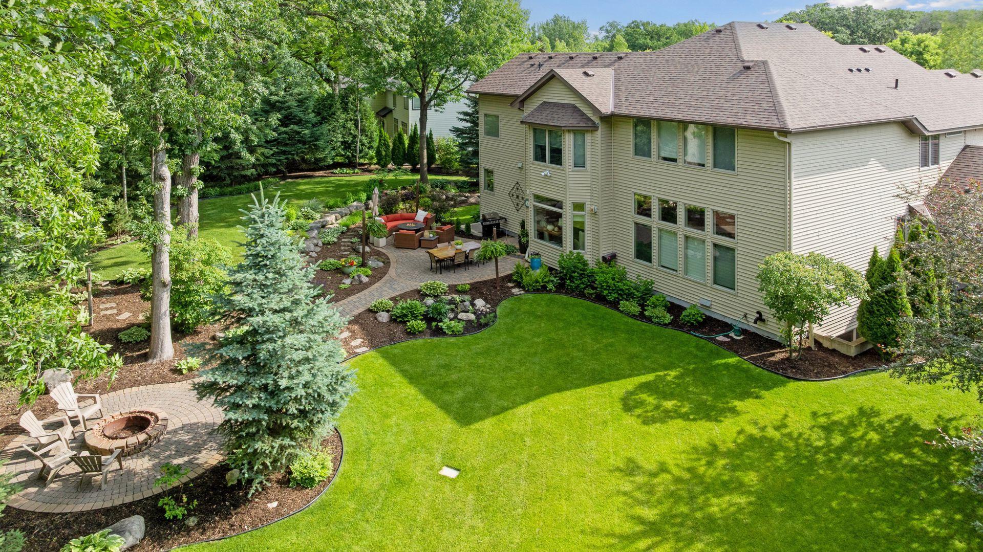 9240 Red Oak Drive