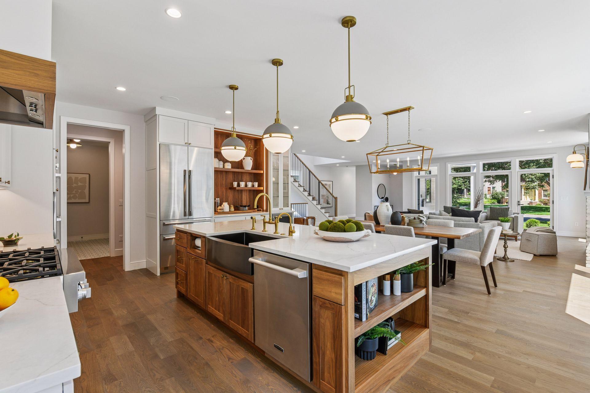 1984 Kenwood Parkway