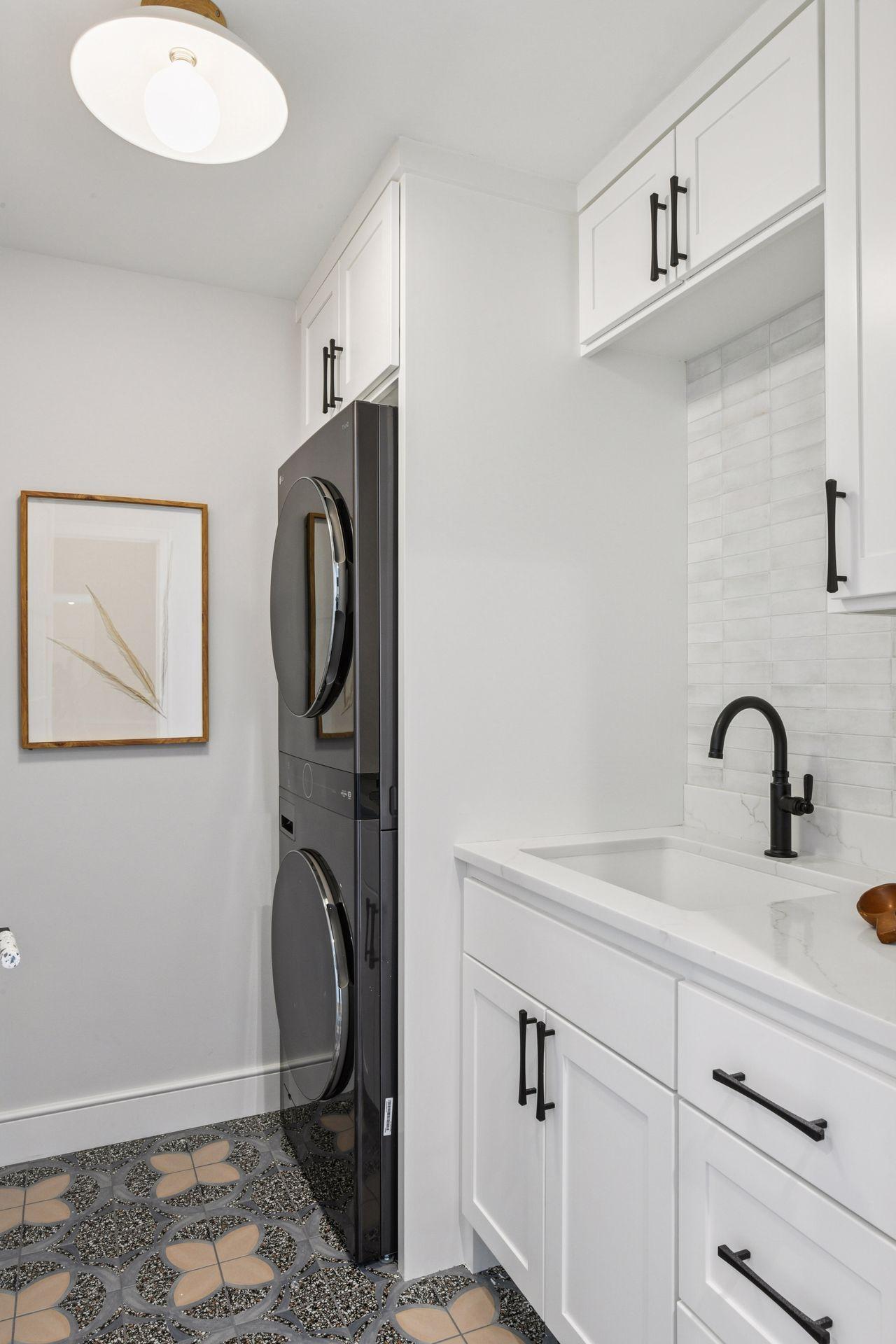 1984 Kenwood Parkway