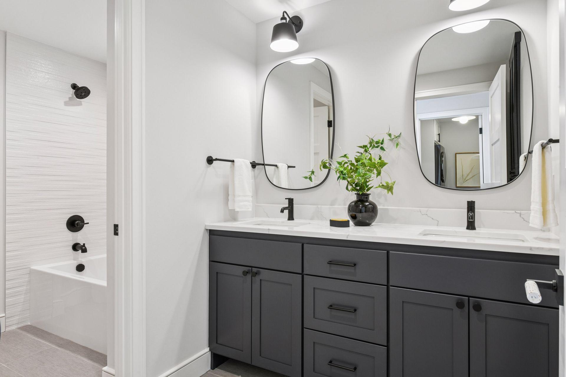 1984 Kenwood Parkway