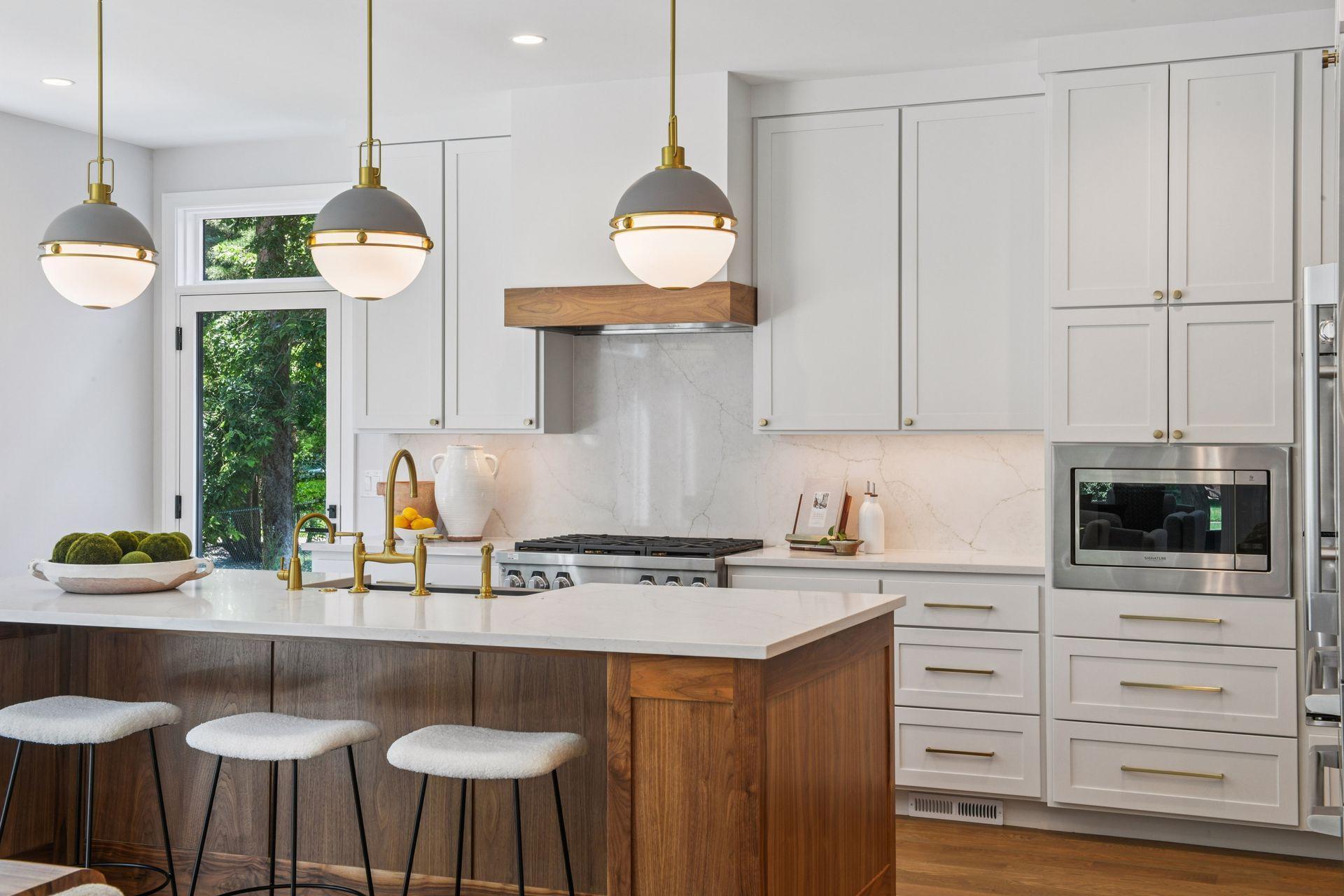 1984 Kenwood Parkway