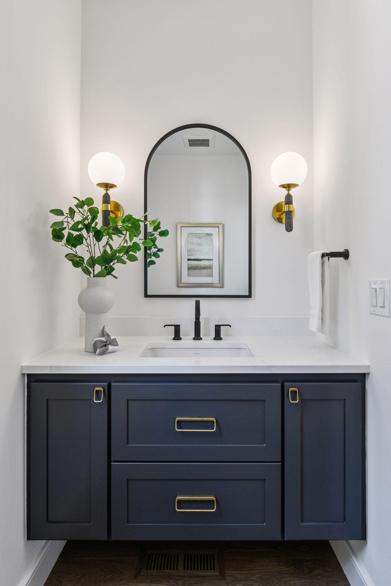 1984 Kenwood Parkway