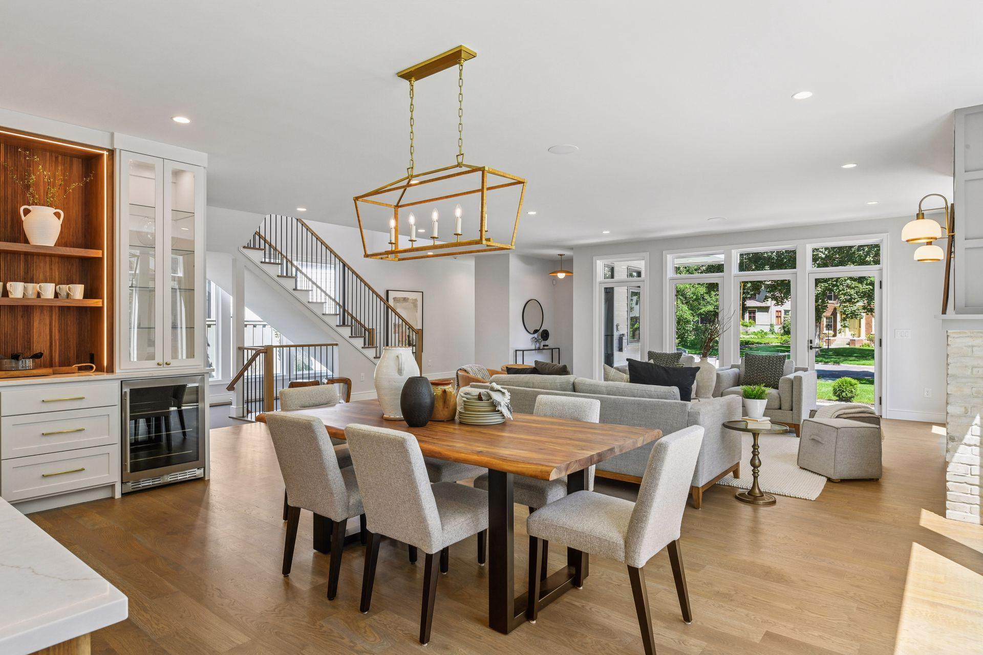 1984 Kenwood Parkway