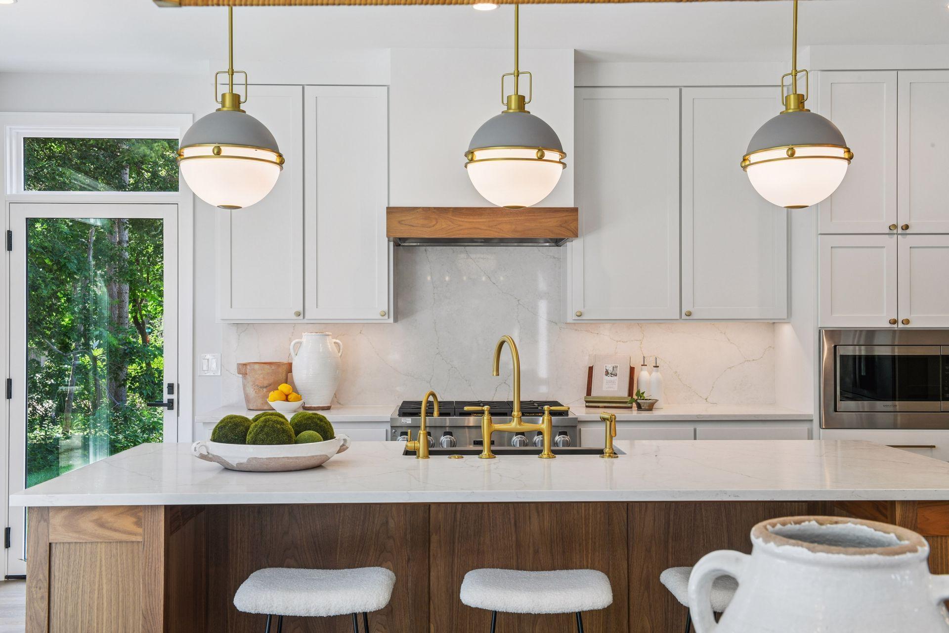 1984 Kenwood Parkway