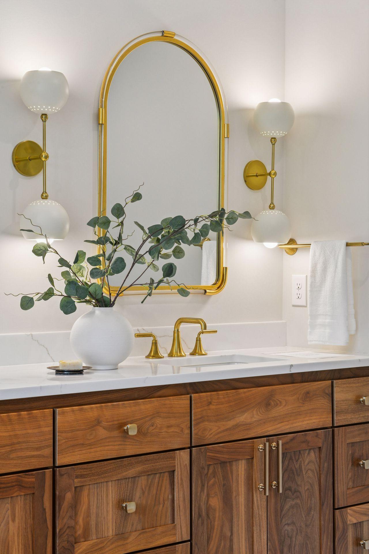 1984 Kenwood Parkway