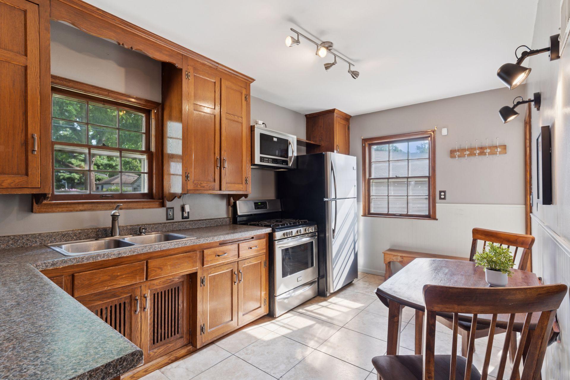 771 Wheelock Parkway W