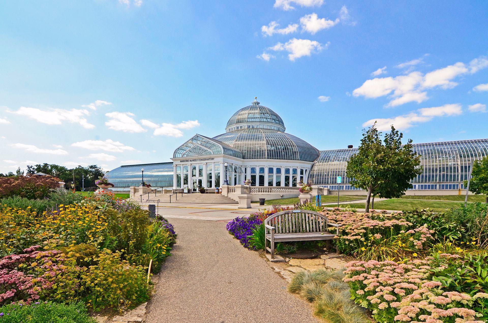 771 Wheelock Parkway W