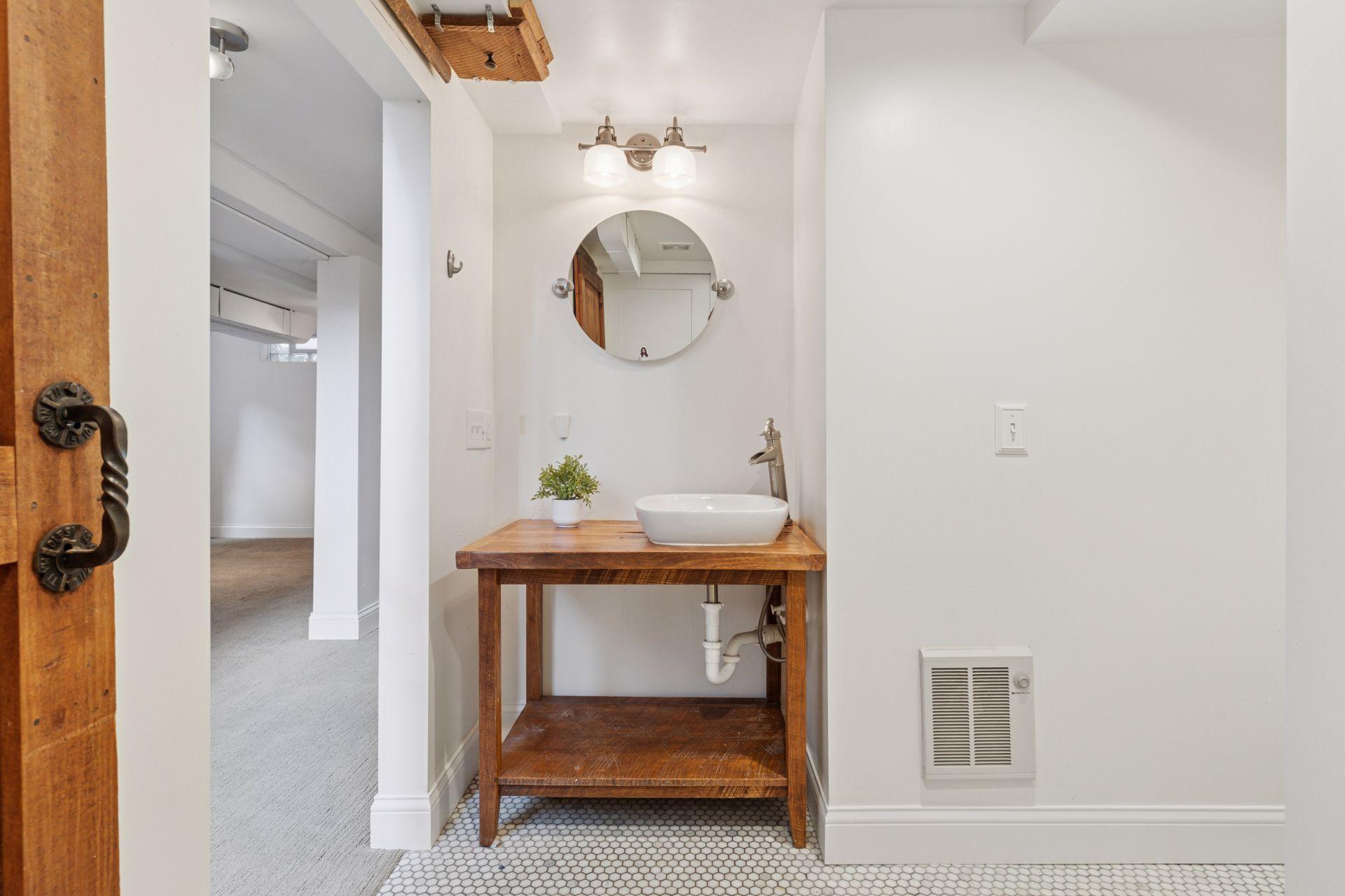 771 Wheelock Parkway W