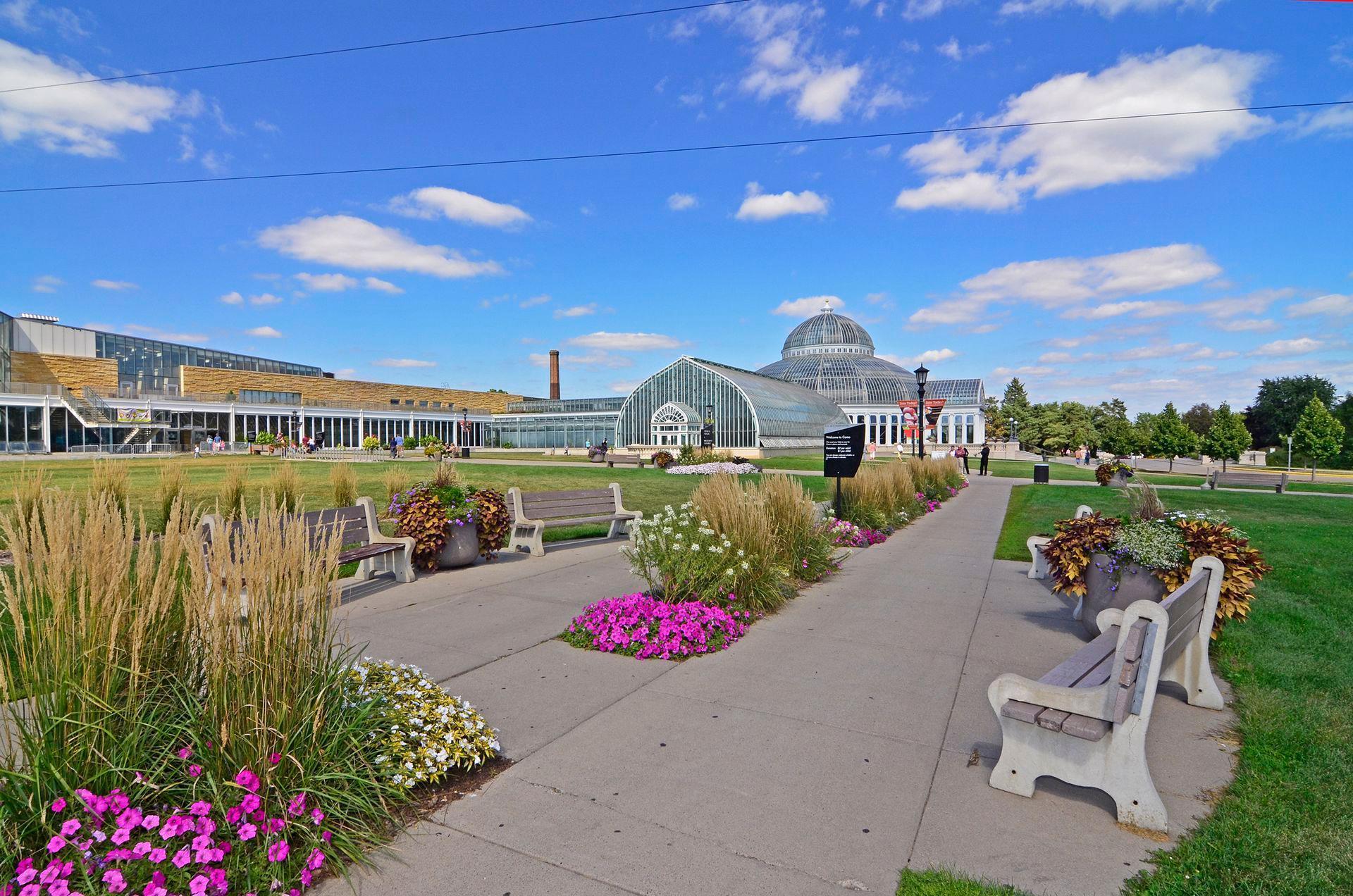 771 Wheelock Parkway W