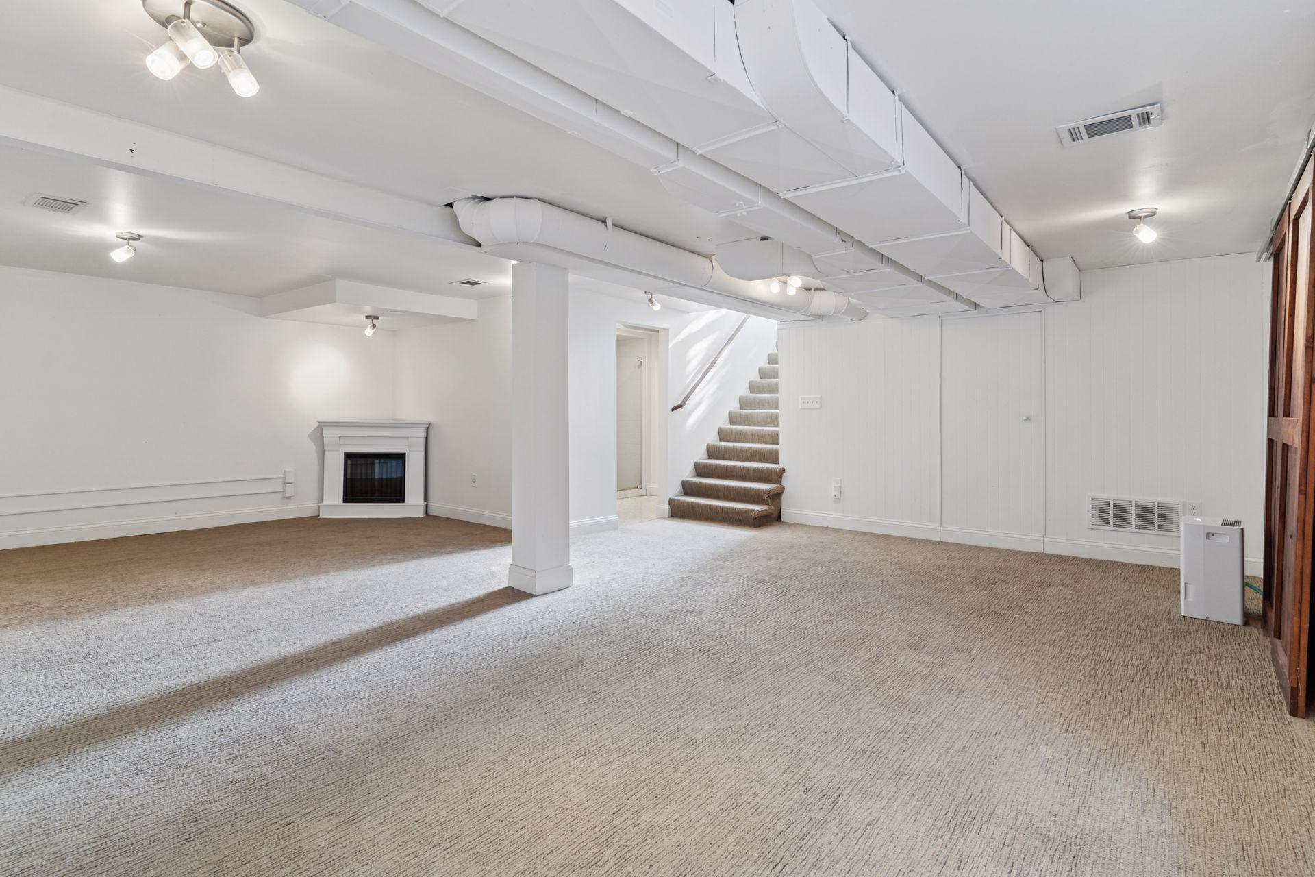 771 Wheelock Parkway W