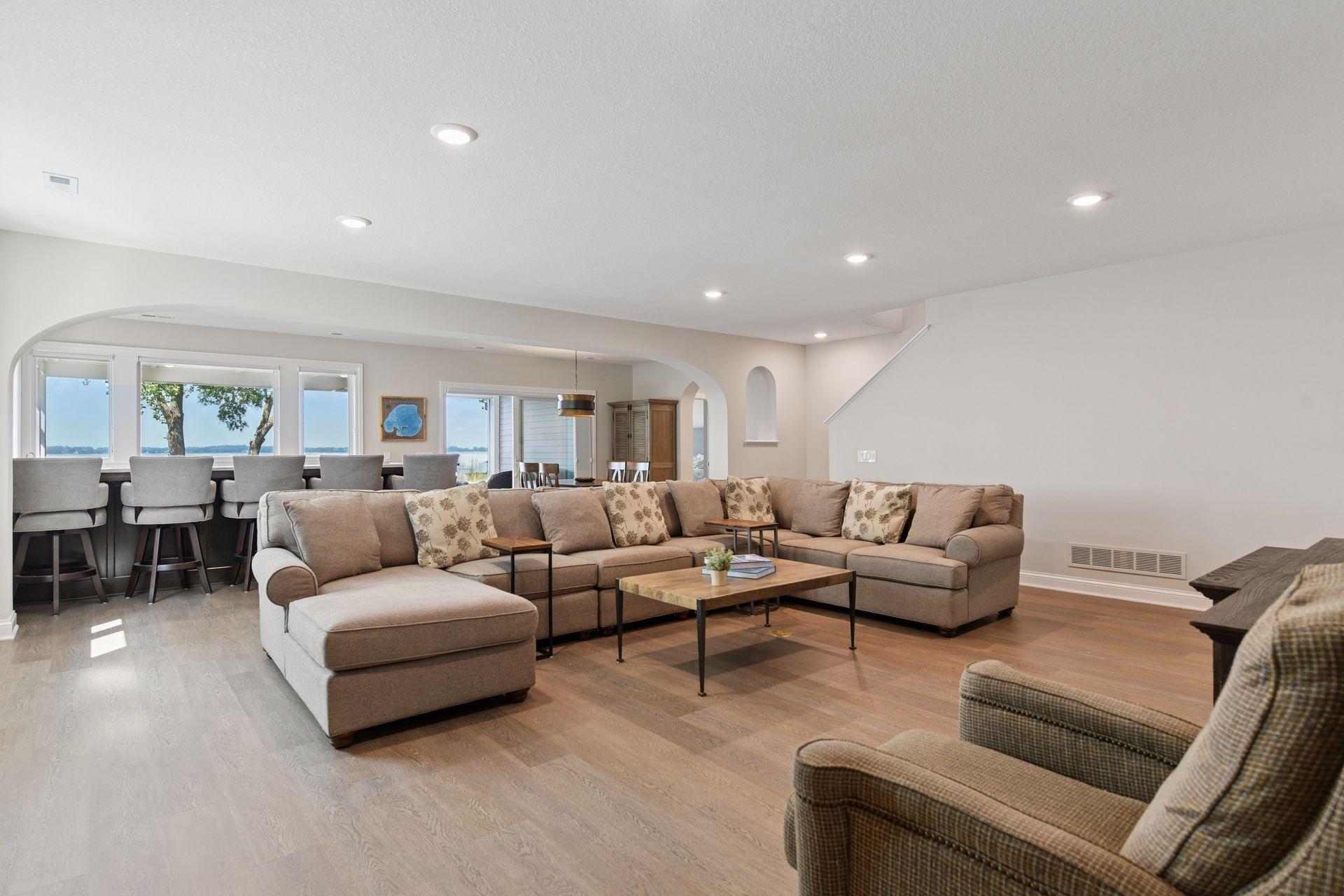 155 Lakeshore Circle