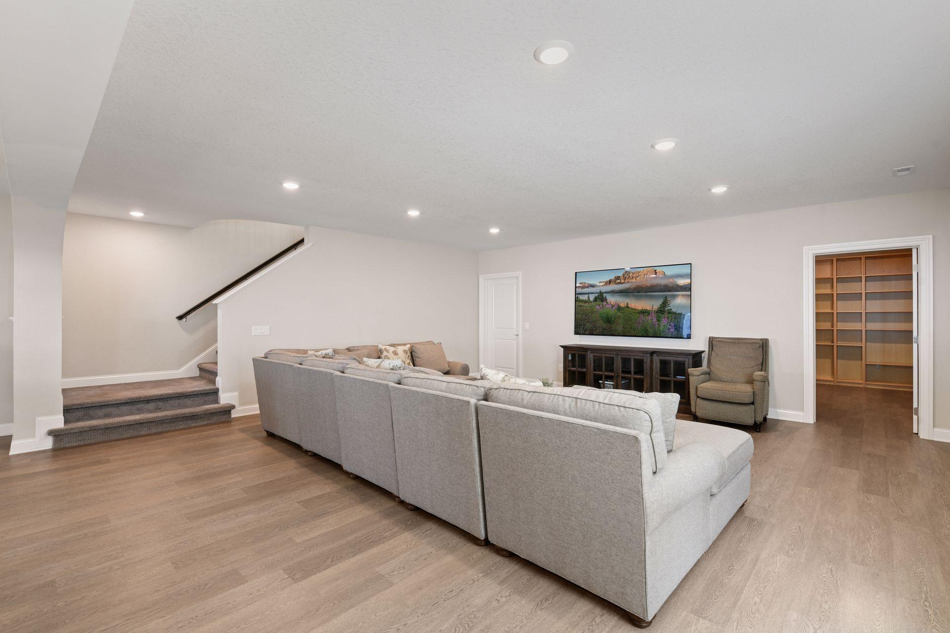 155 Lakeshore Circle