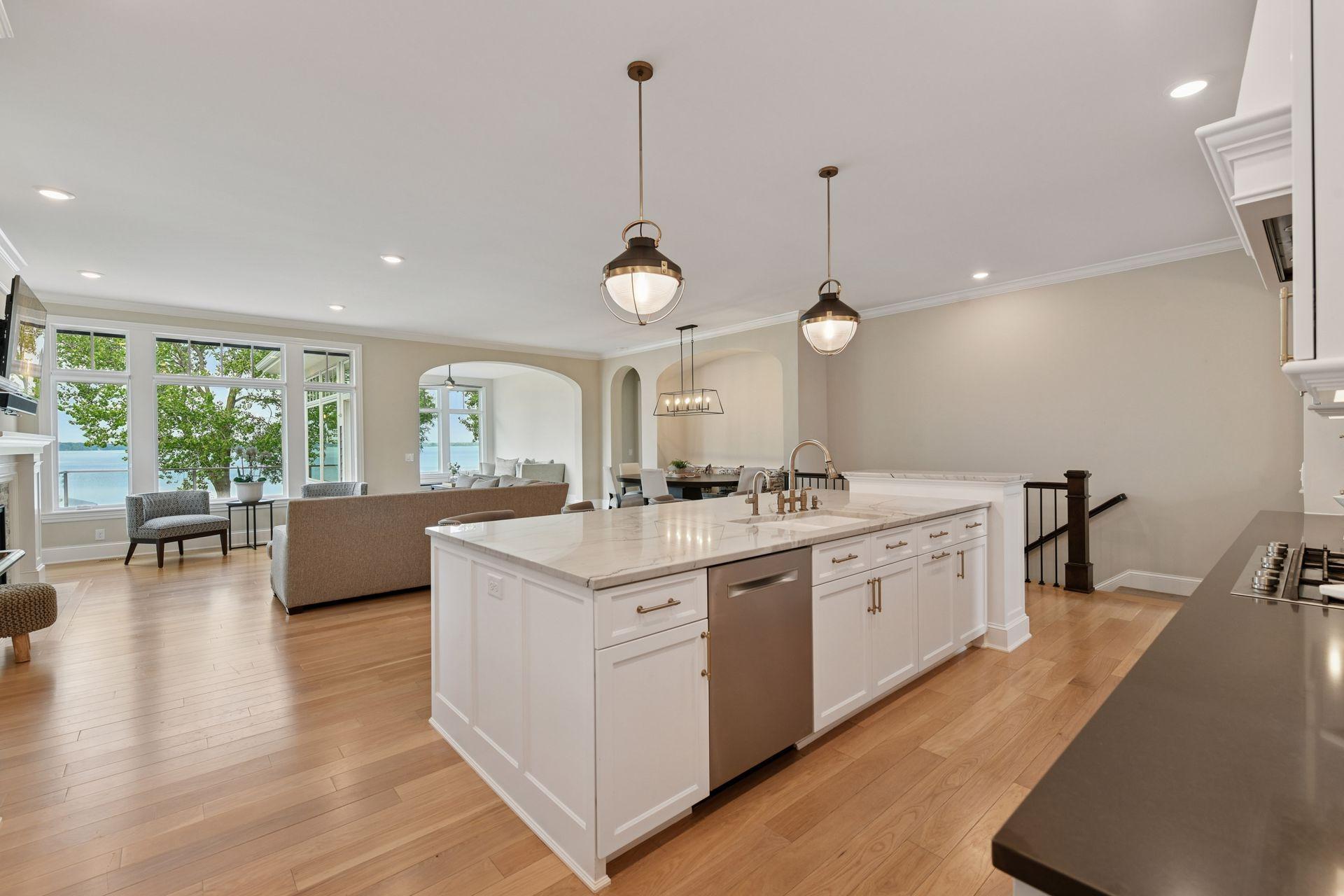 155 Lakeshore Circle