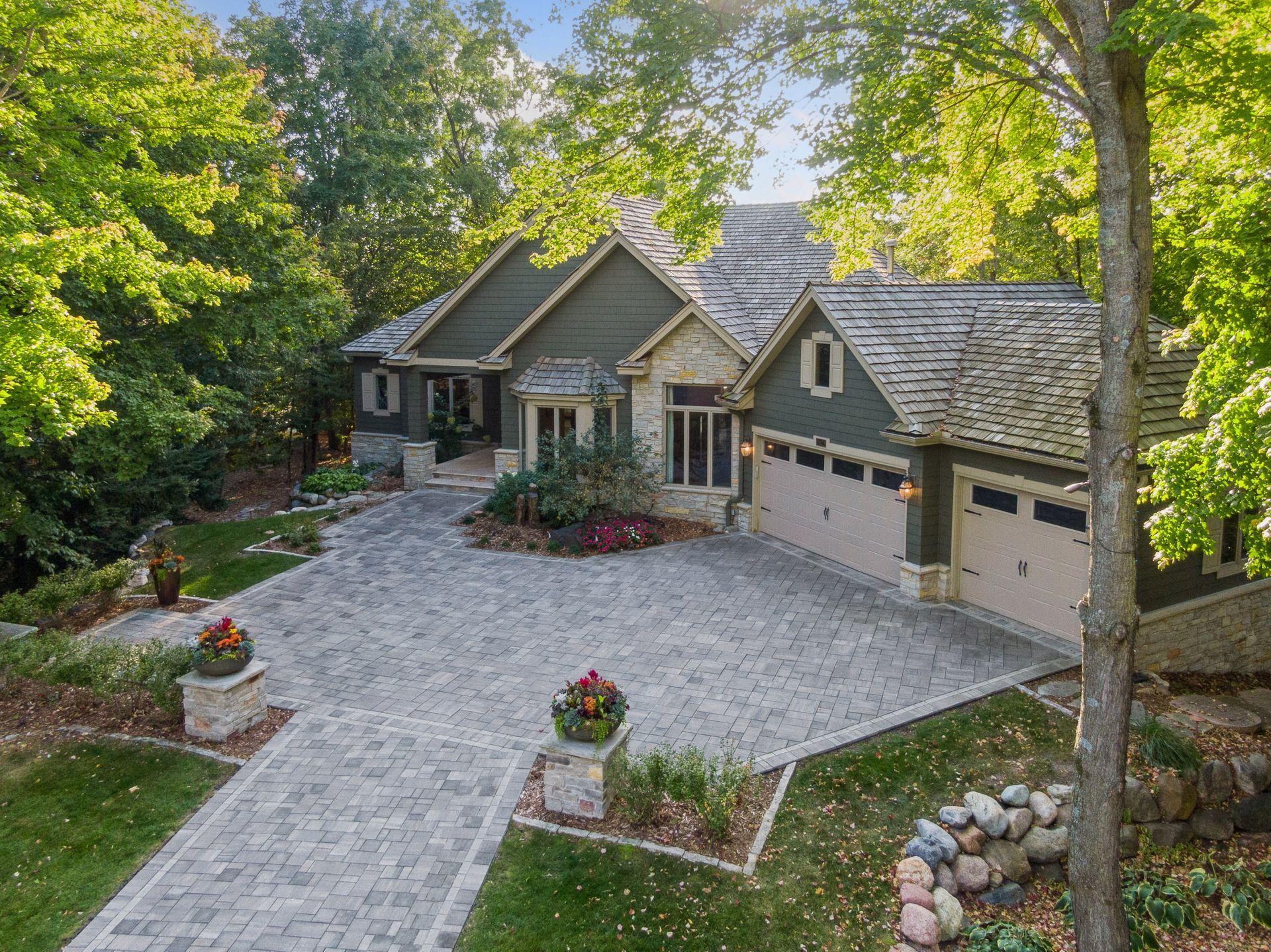 8673 Sherwood Bluff