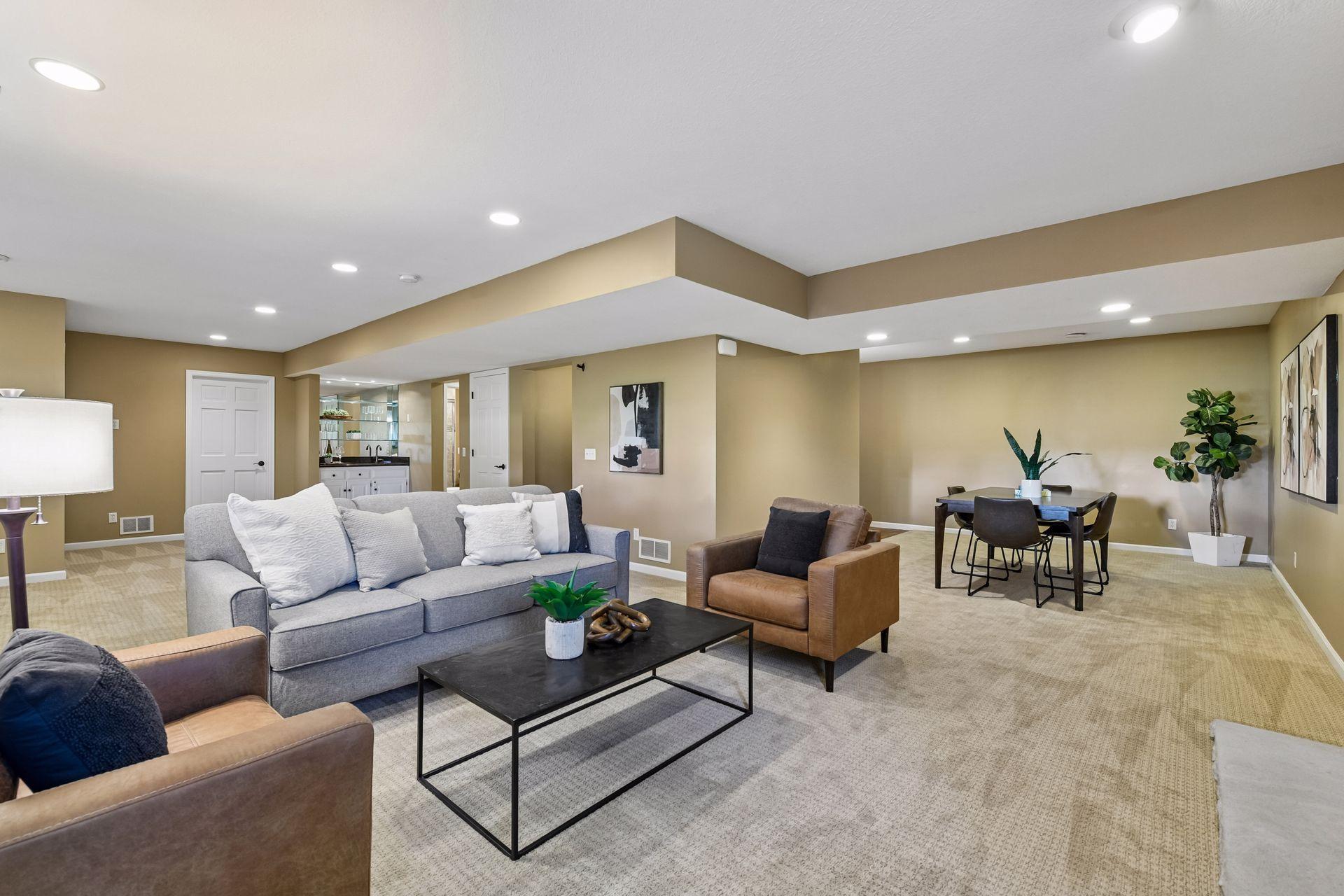 3015 Olive Lane N