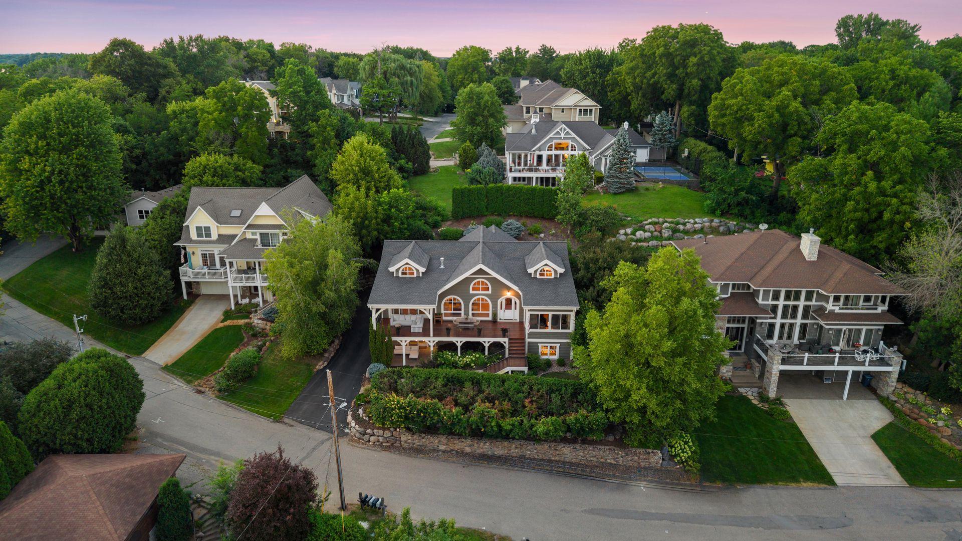 5140 Greenwood Circle
