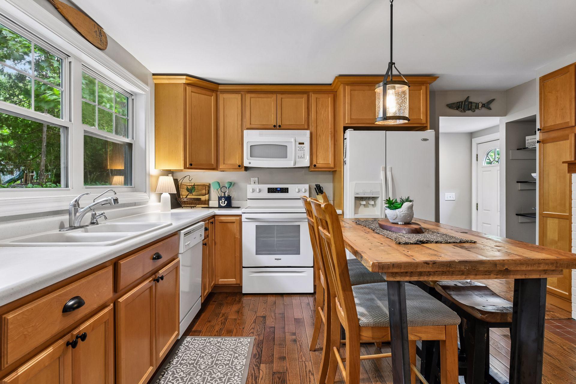 21175 Minnetonka Boulevard