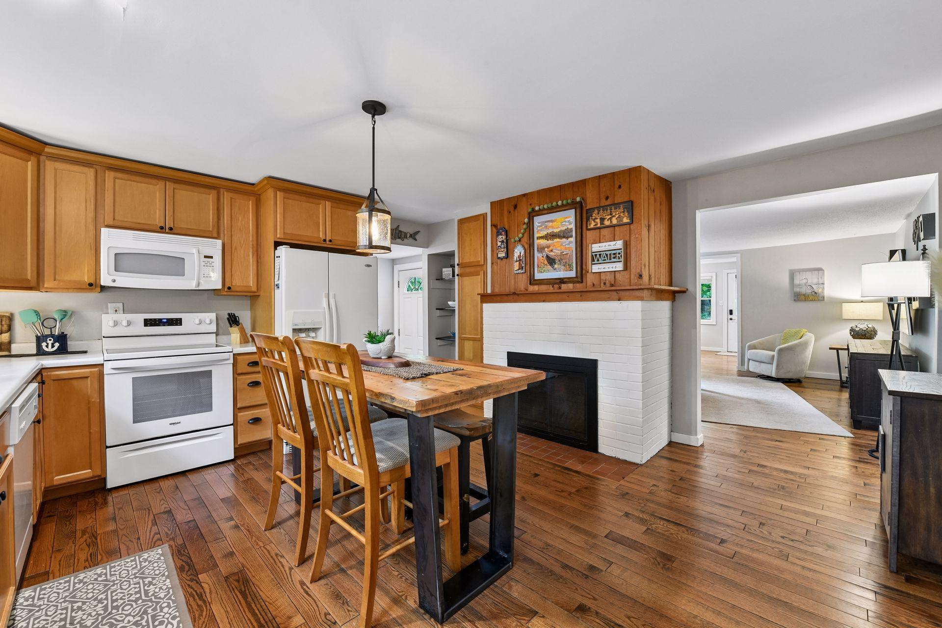21175 Minnetonka Boulevard