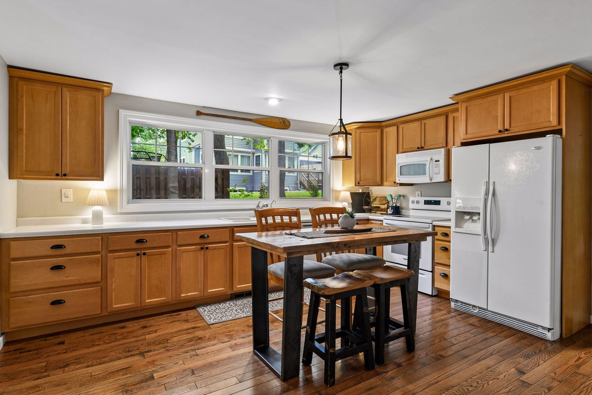 21175 Minnetonka Boulevard