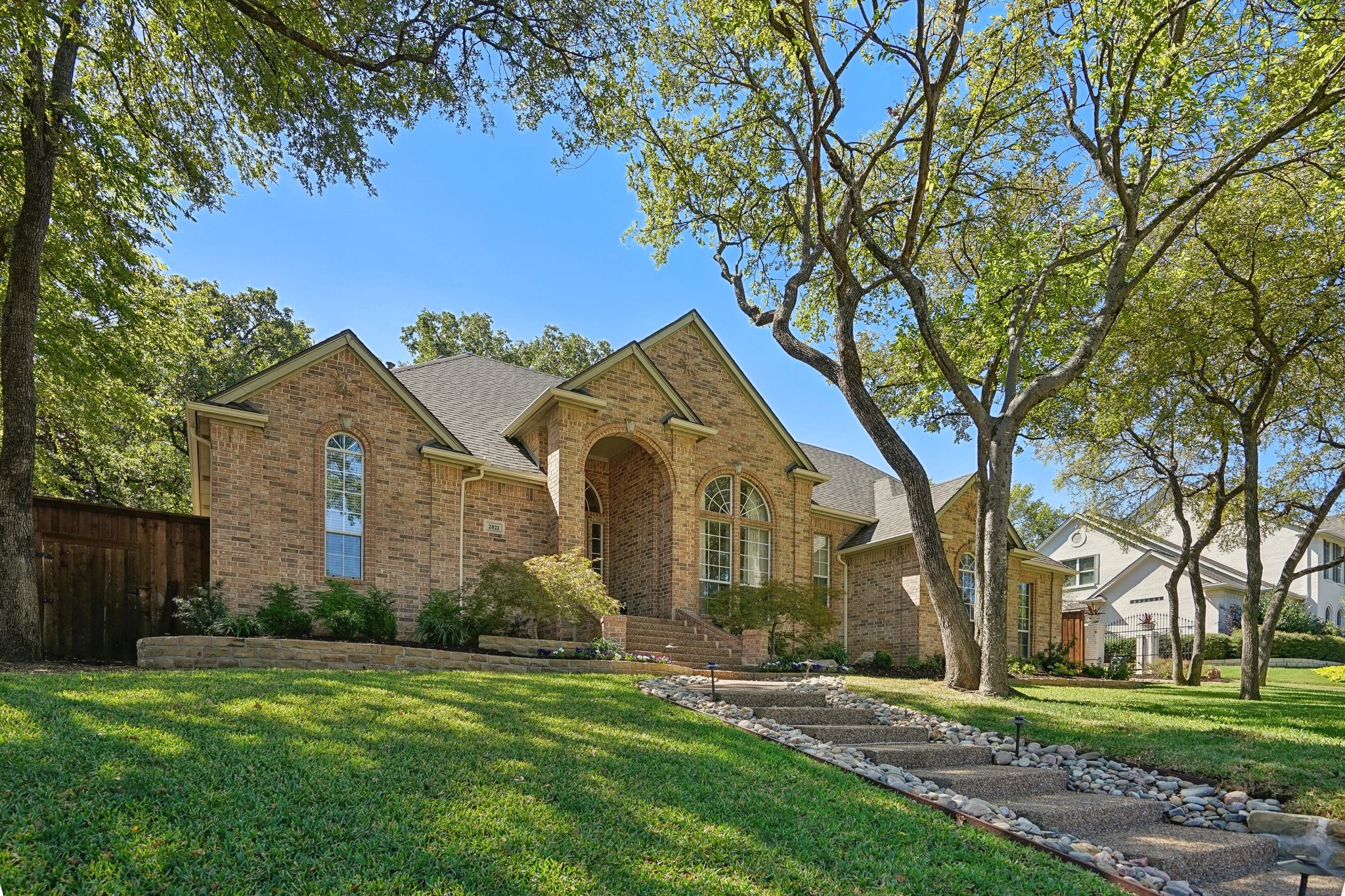 2821 Kingswood Drive