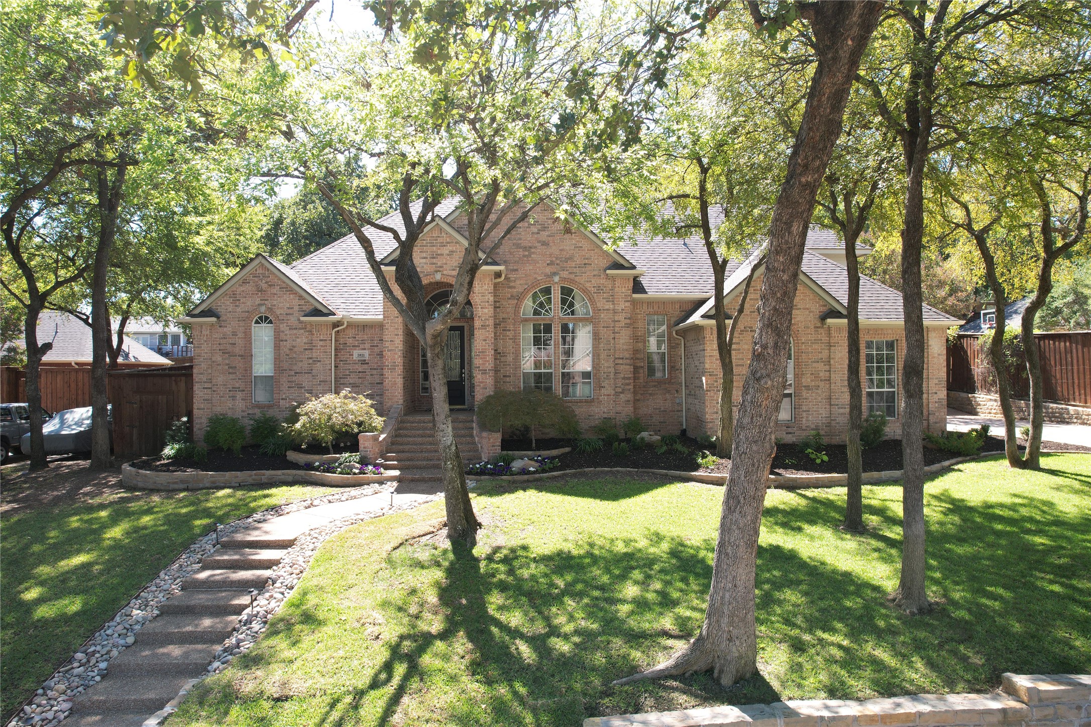 2821 Kingswood Drive
