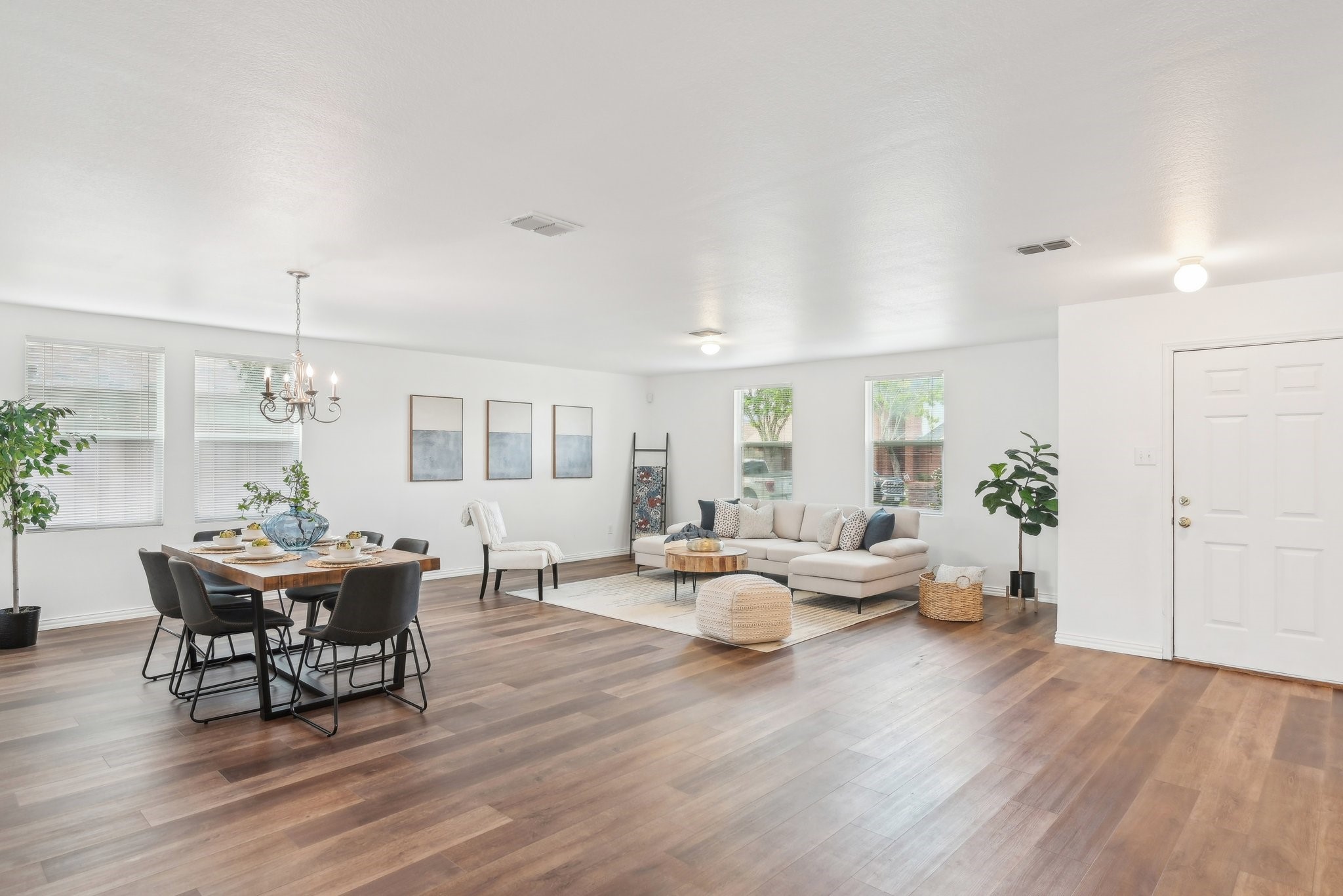 2905 Meadow Bluff Drive