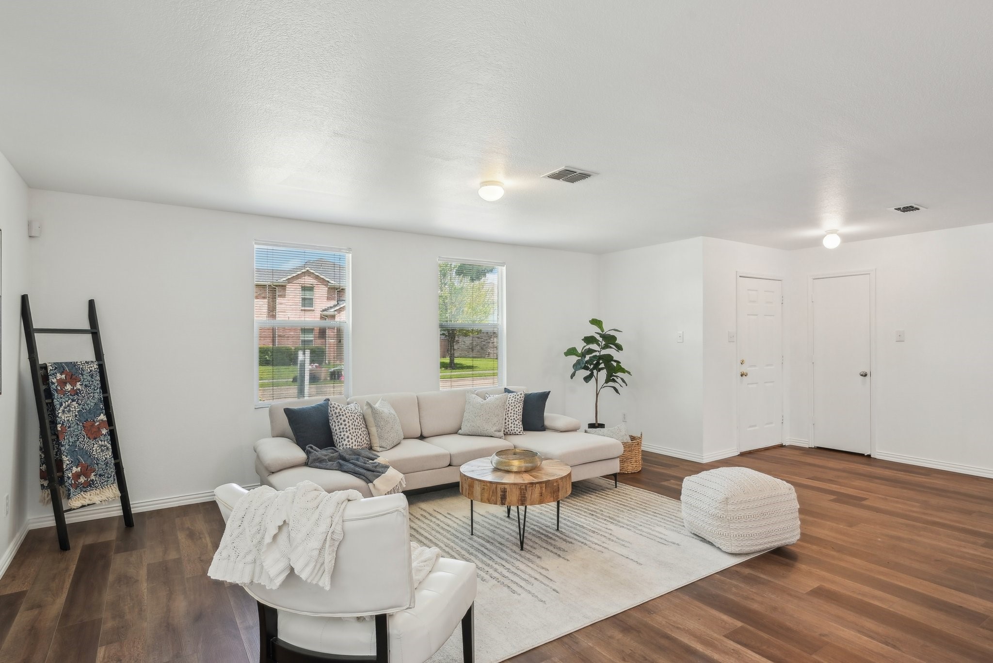 2905 Meadow Bluff Drive