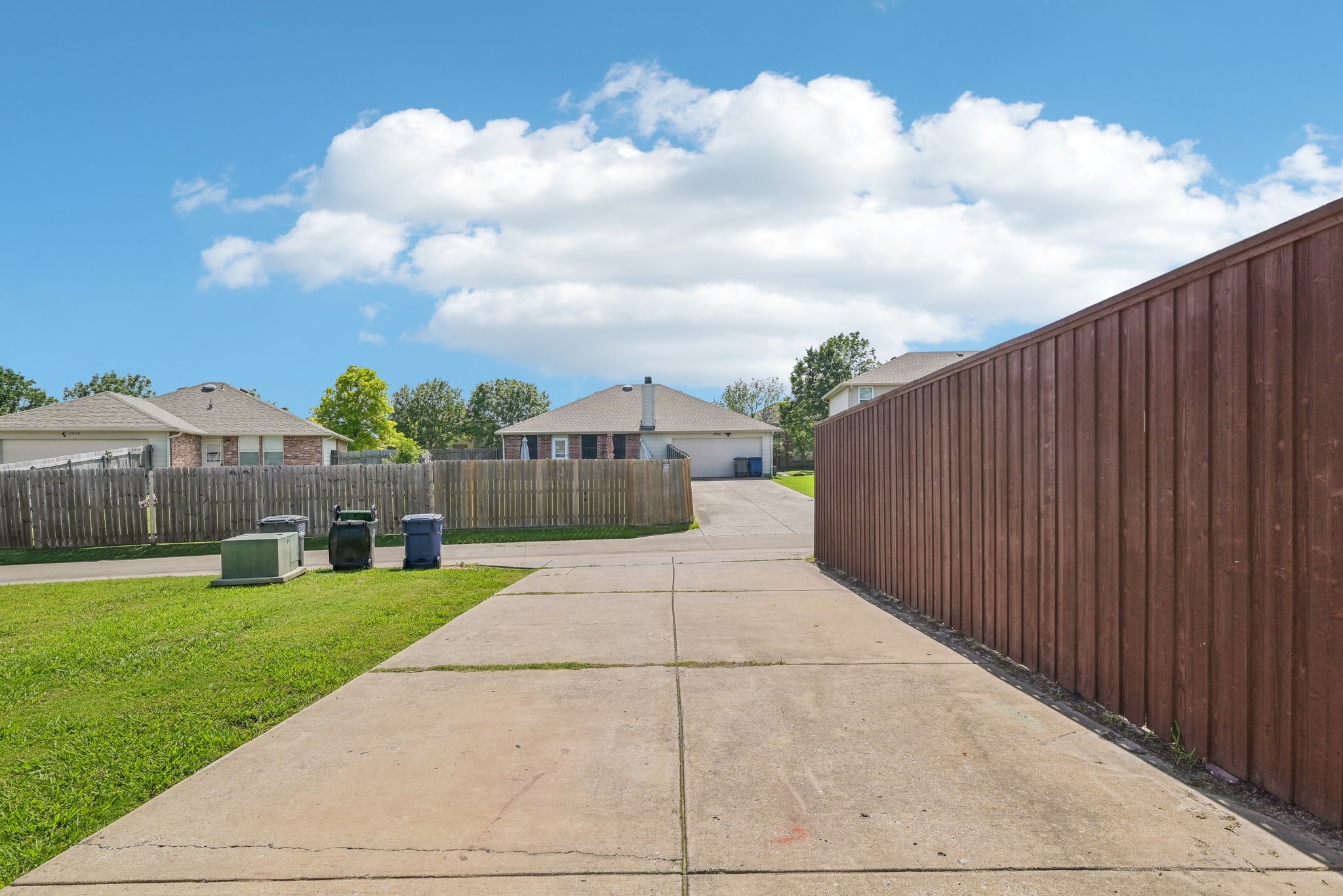 2905 Meadow Bluff Drive