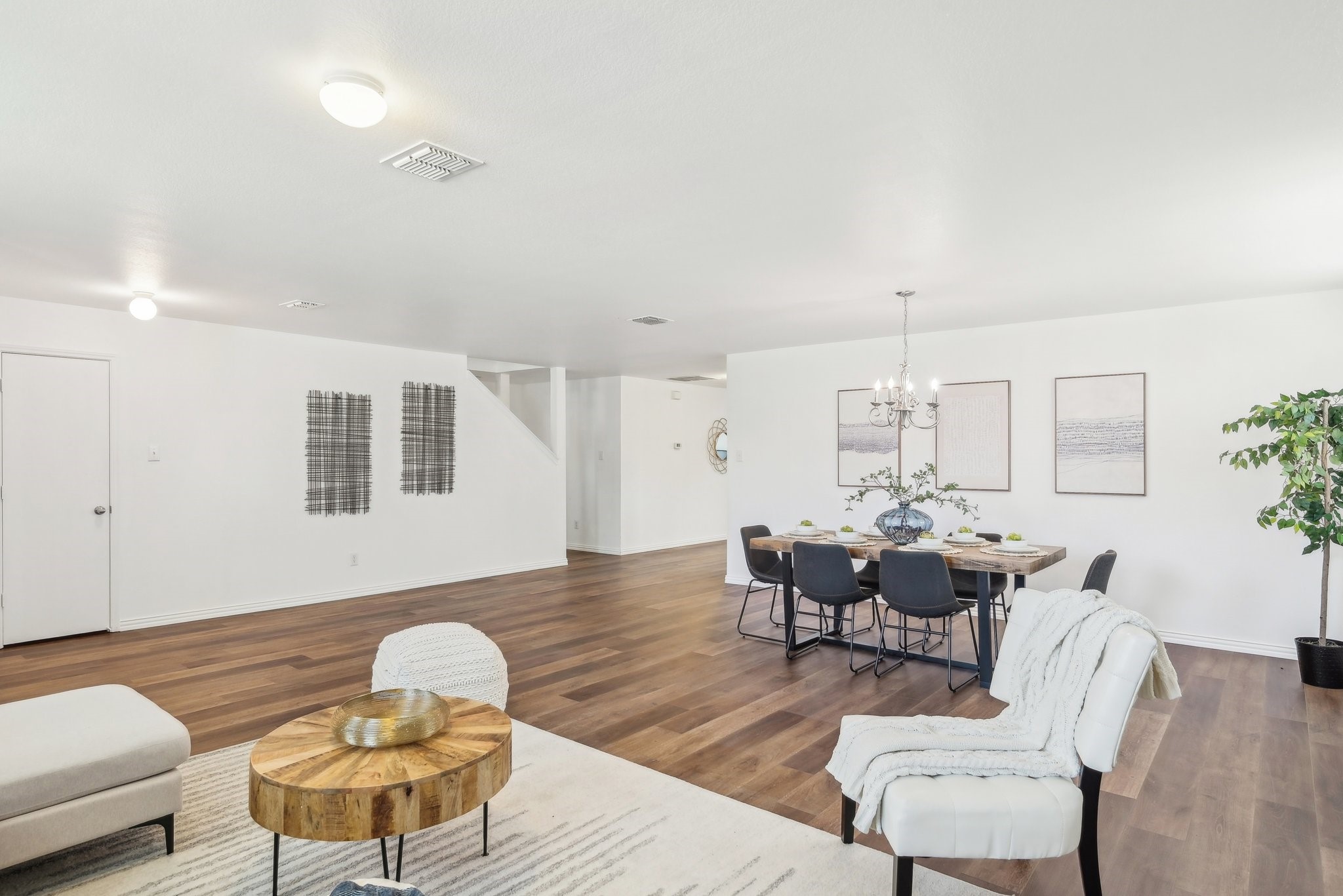 2905 Meadow Bluff Drive