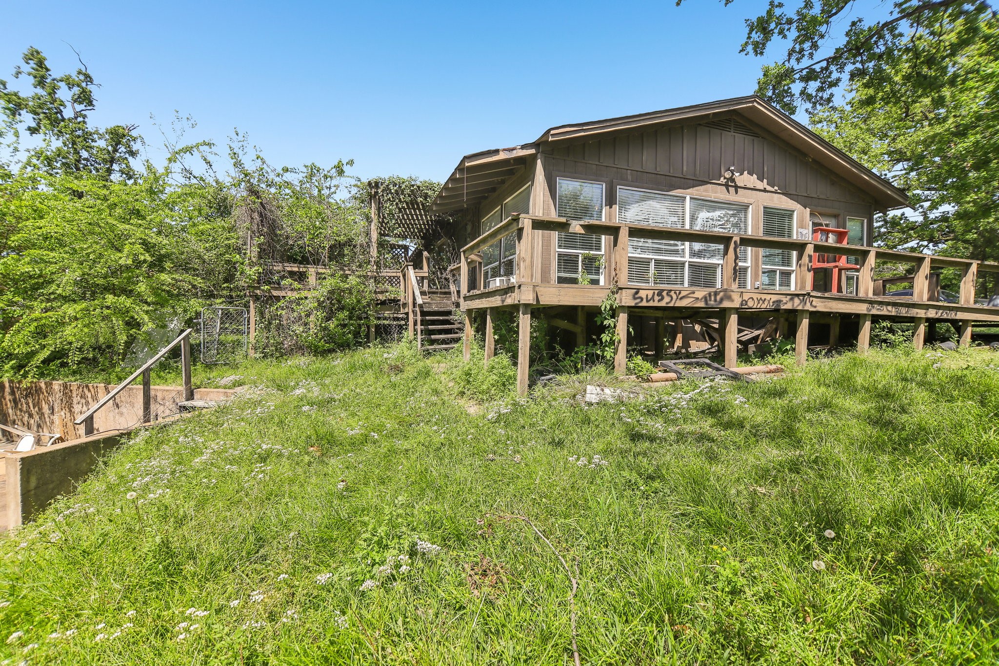1801 Scenic Drive