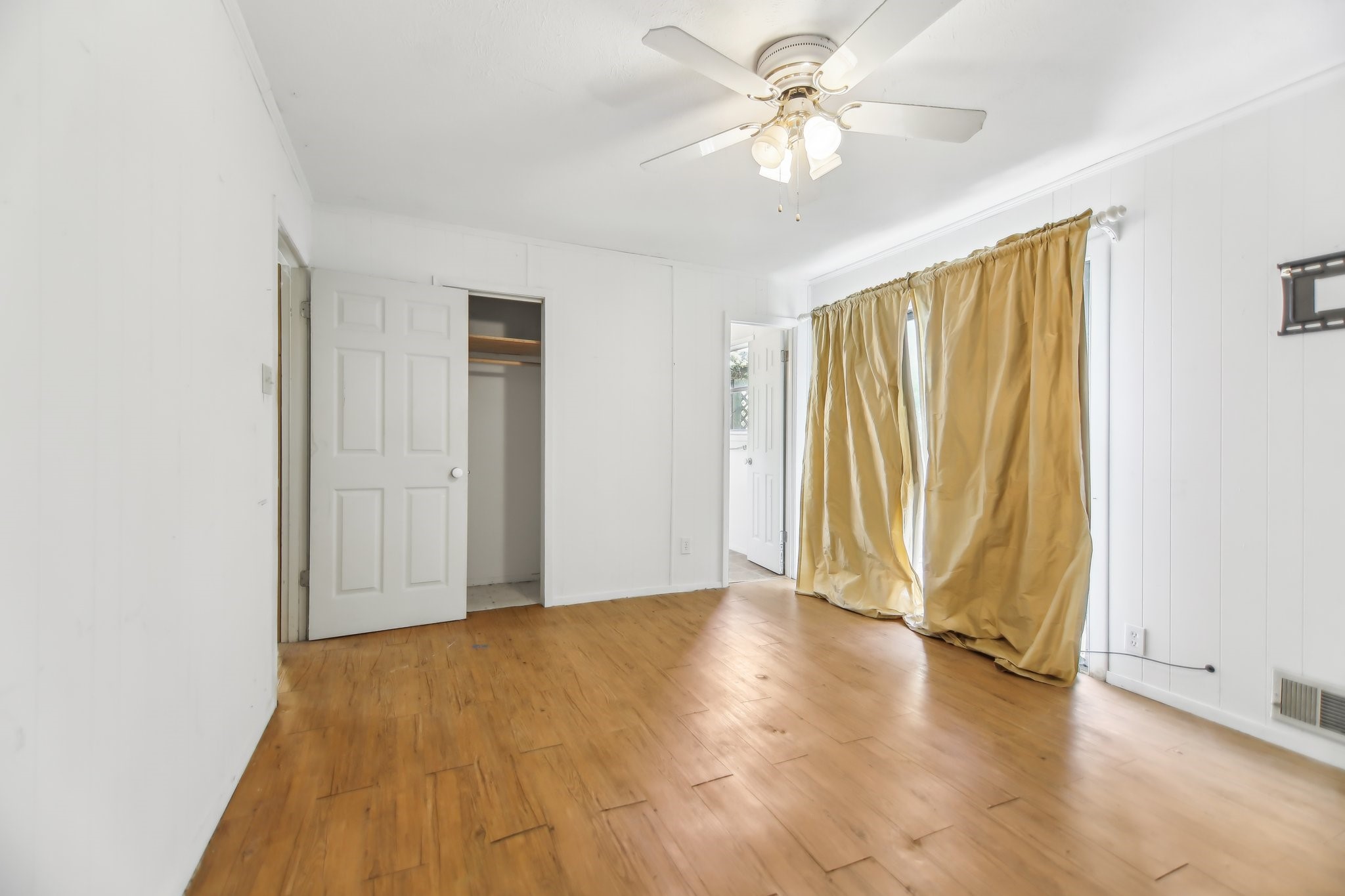 1801 Scenic Drive