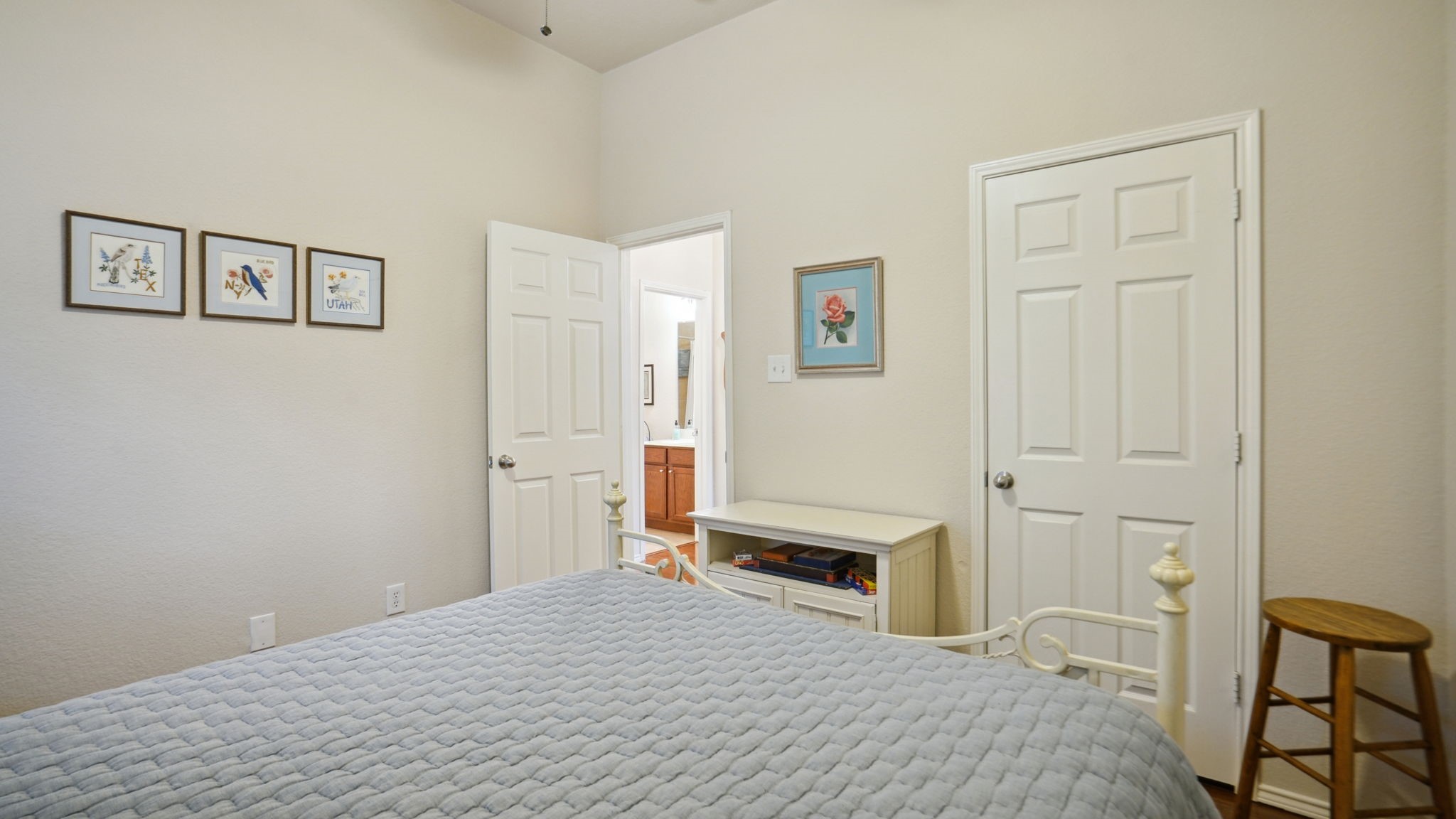 5512 Old Orchard Drive