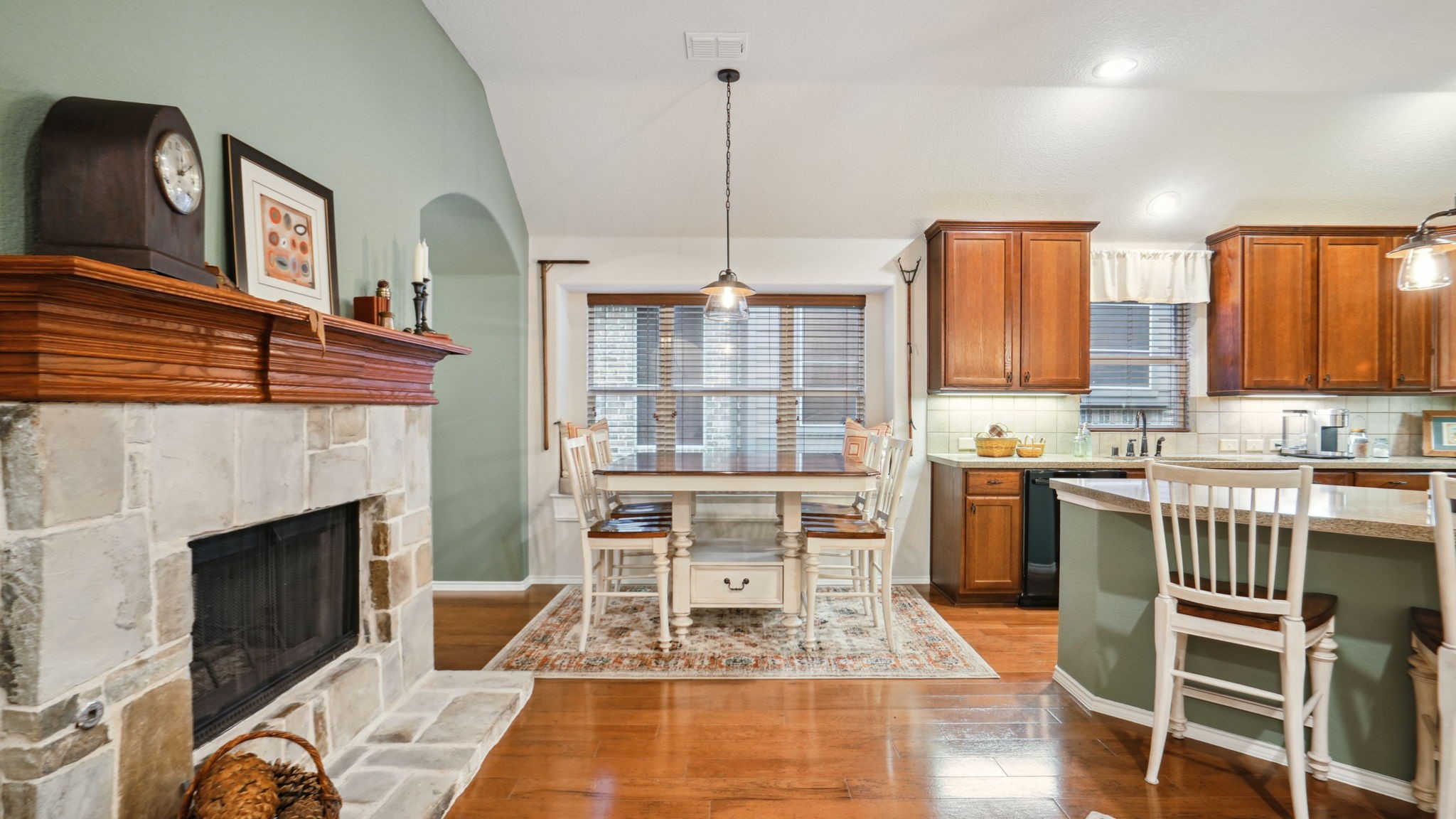 5512 Old Orchard Drive