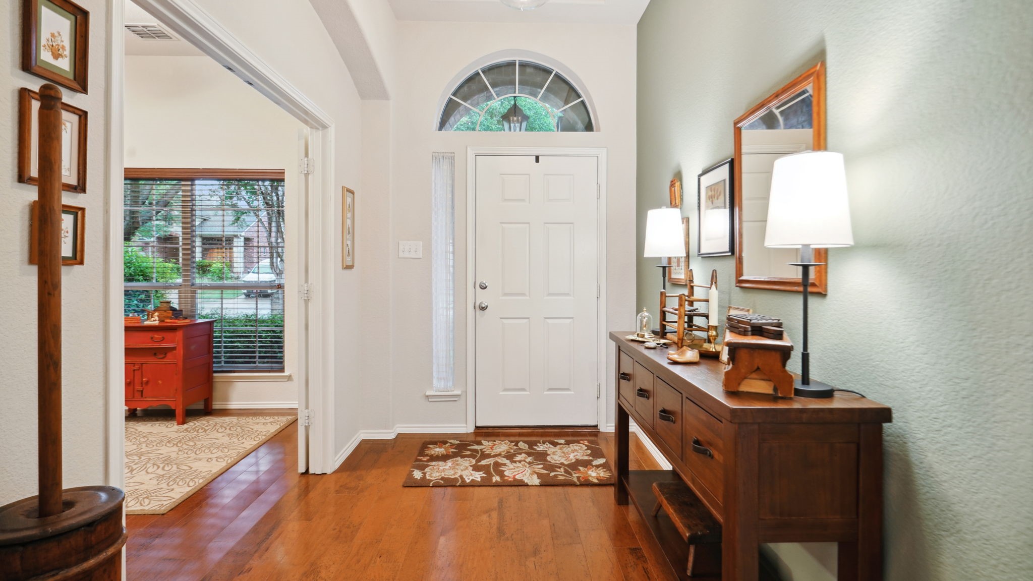 5512 Old Orchard Drive