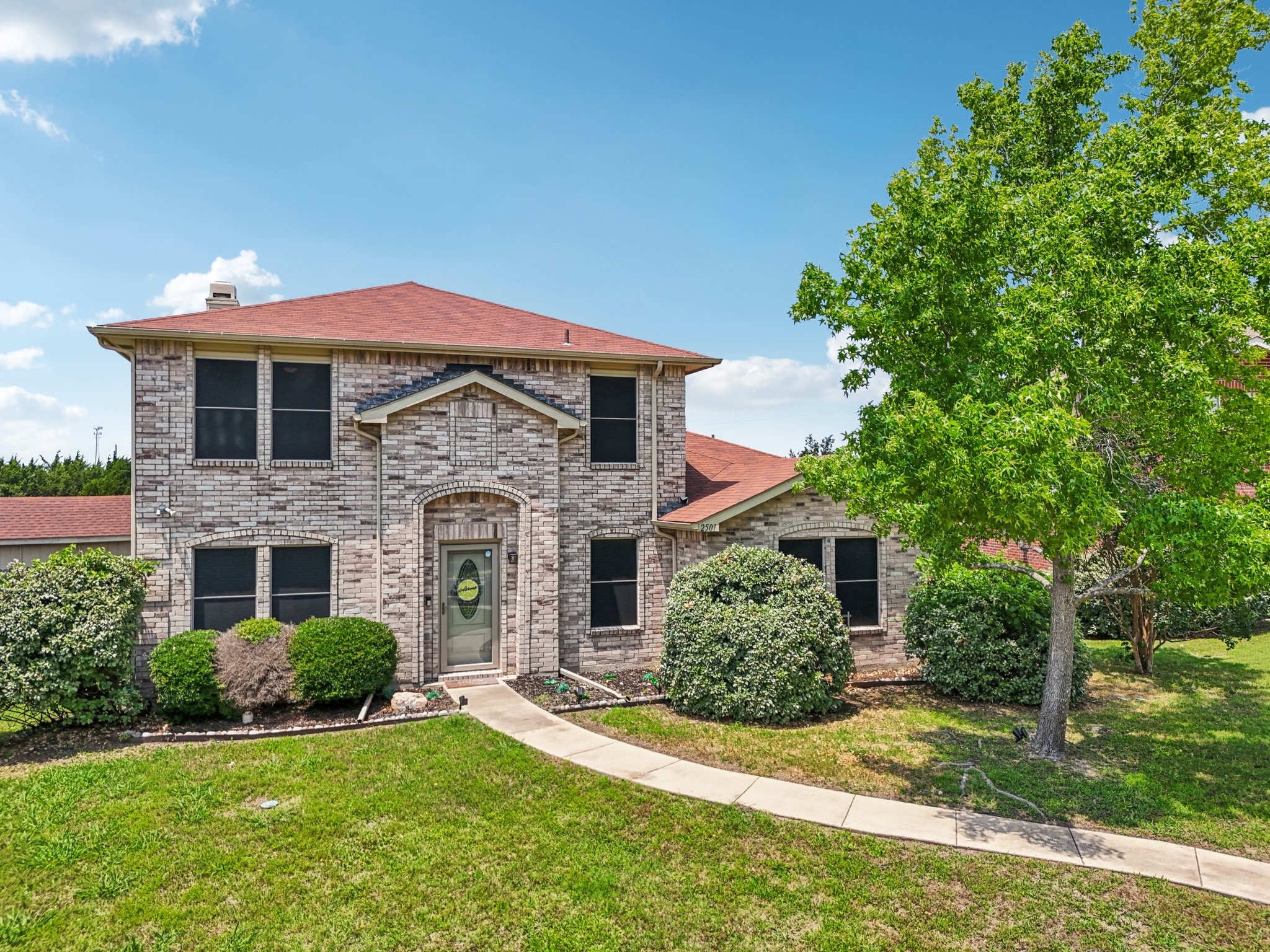 2501 Eastwood Drive